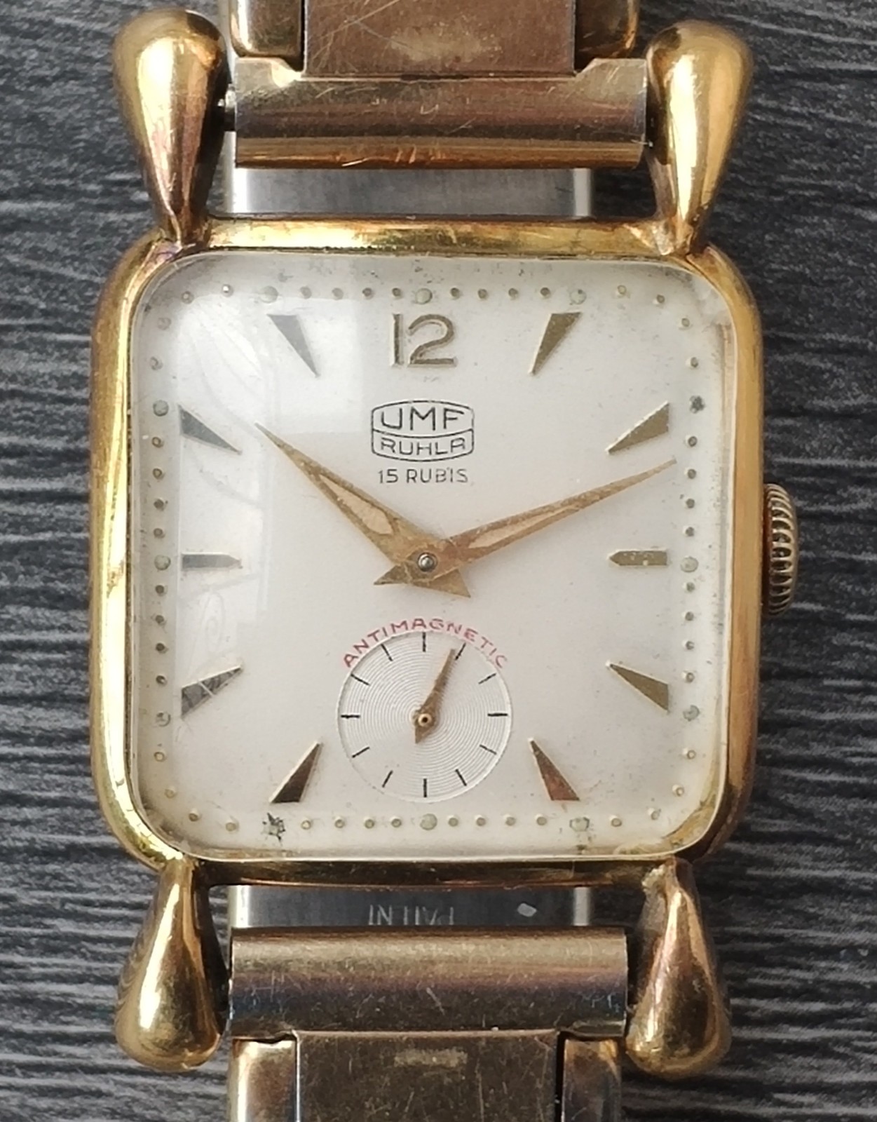 Vintage men’s amazing tear drop lugs UMF Ruhla hand-winding watch Expandro band