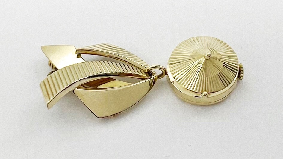 Rare Find Gubelin Brooch/Pendant Watch – Solid 14K YG – Manual Wind Movement