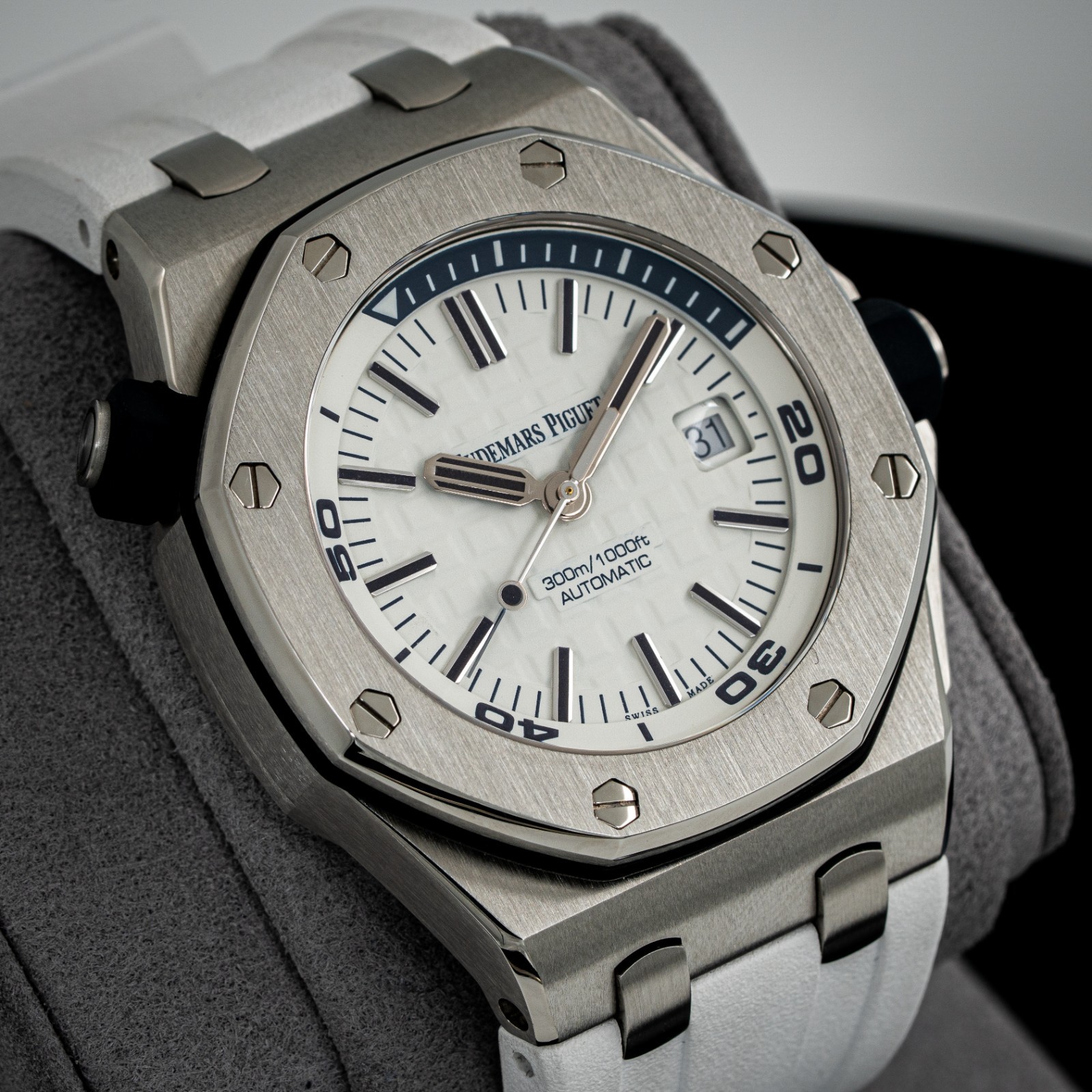 Audemars Piguet Royal Oak Offshore Diver White 15710ST.OO.A010CA.01 B&P