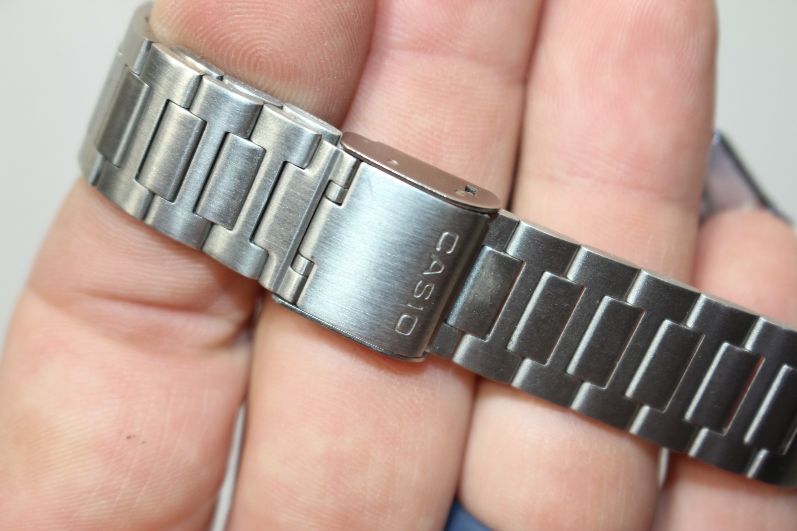 Vintage? Casio Classic A158WA-1 Wrist Watch Metal Oyster Band, Near mint!
