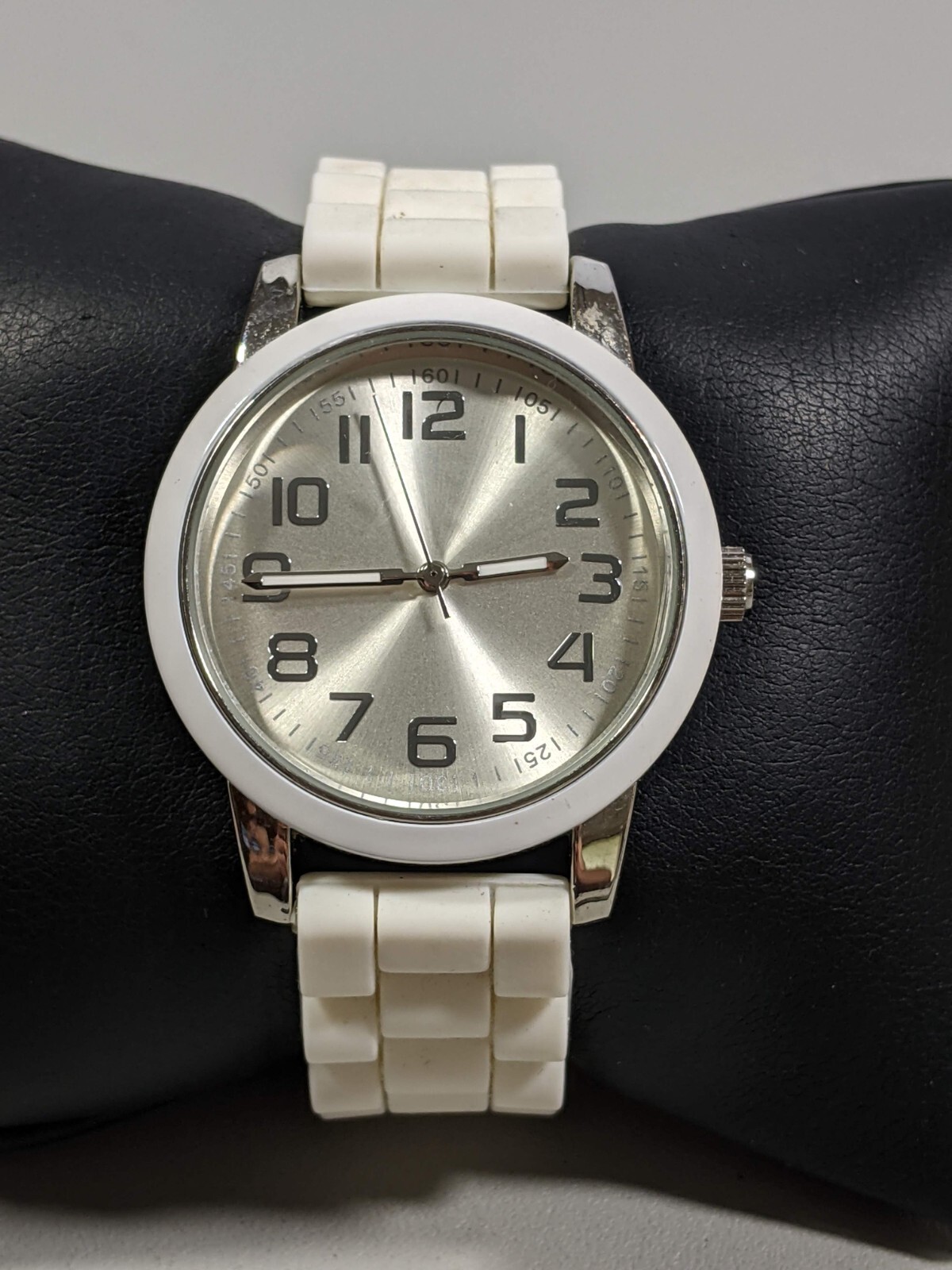Silver Tone Dial White Dial Round Case 38 mm Rubber Band Watch 9.5 Inch