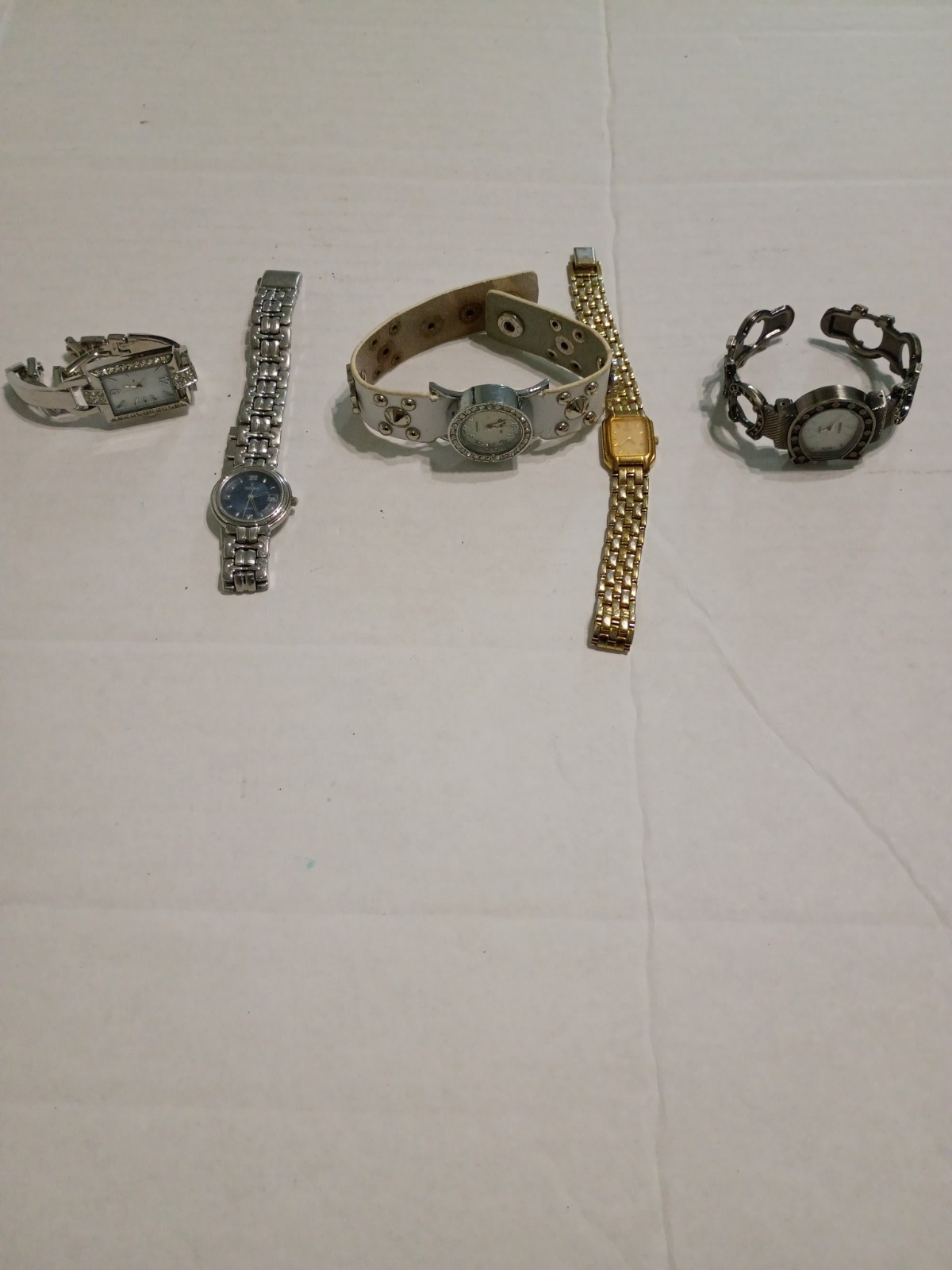 Lot of 5 Vintage Women’s Watches Various Brands and Styles for Parts Or Repair