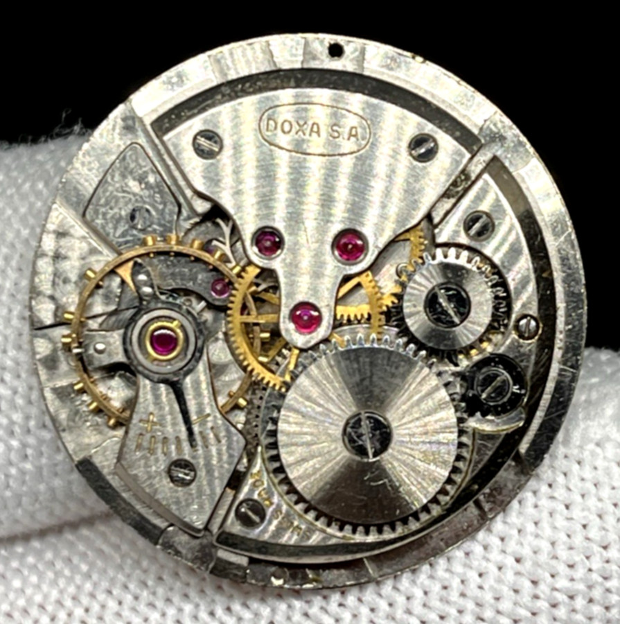 Vintage DOXA Watch Movement Cal. 1147 (ETA 1080) 17 J – 25.9 mm / 28.2 mm