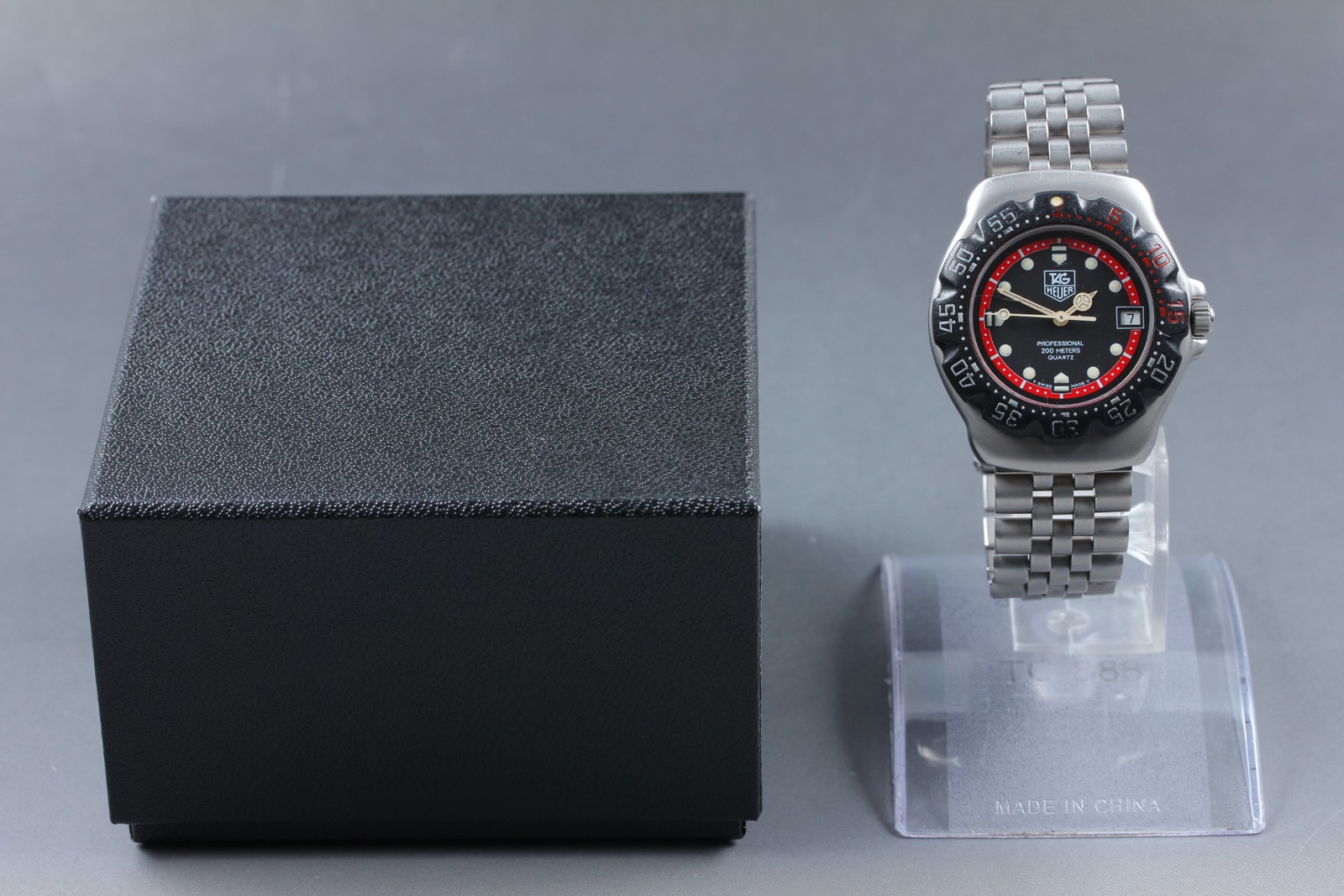 [Exc+5] Vintage TAG HEUER Formula 1 WA1214 Black Red Dial Quartz Men’s Watch