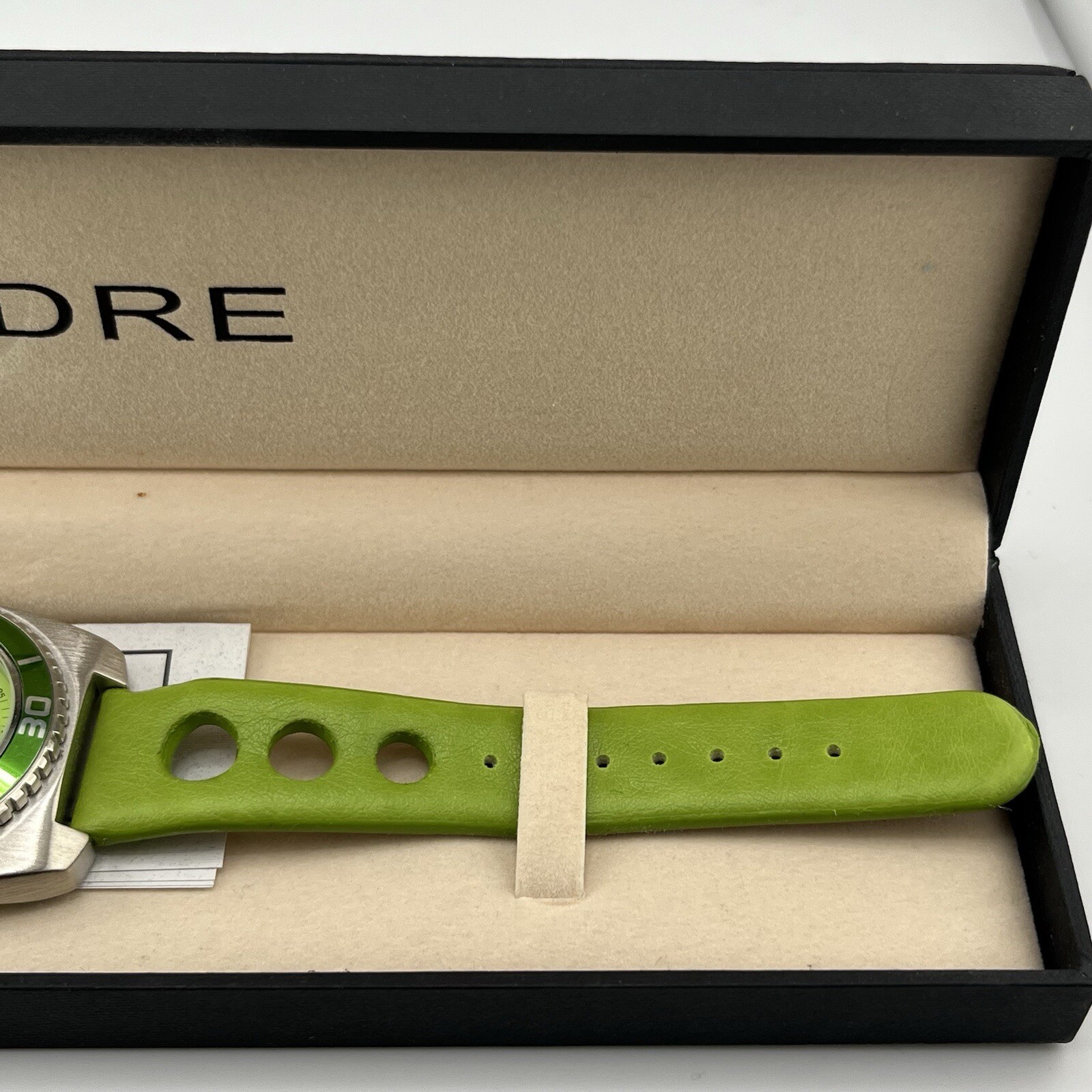 Pedre Since 1944 Women’s Quartz Wrist Watch Green