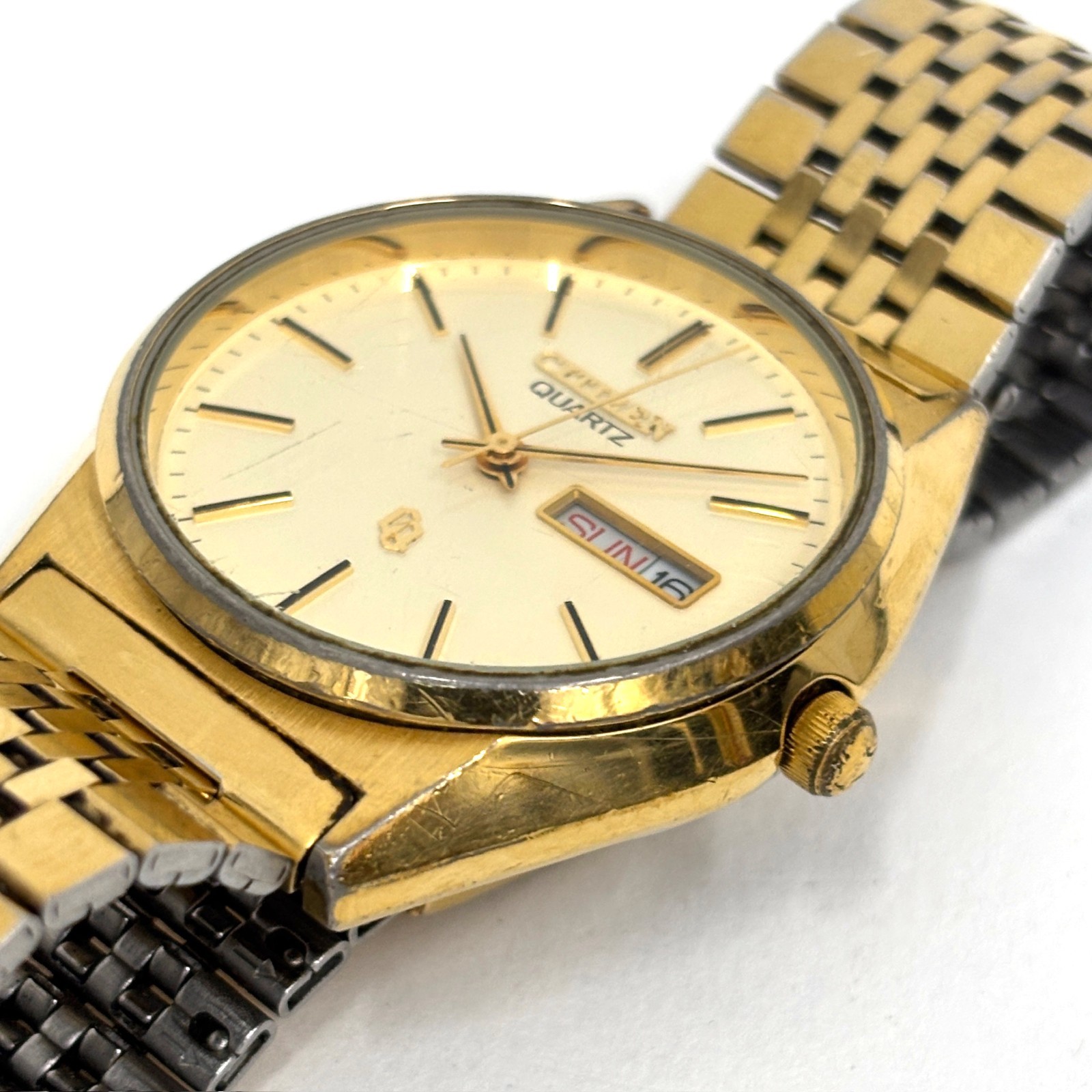 Vintage 1985 Citizen Quartz Gold Tone Day Date Watch Orig Bracelet New Battery