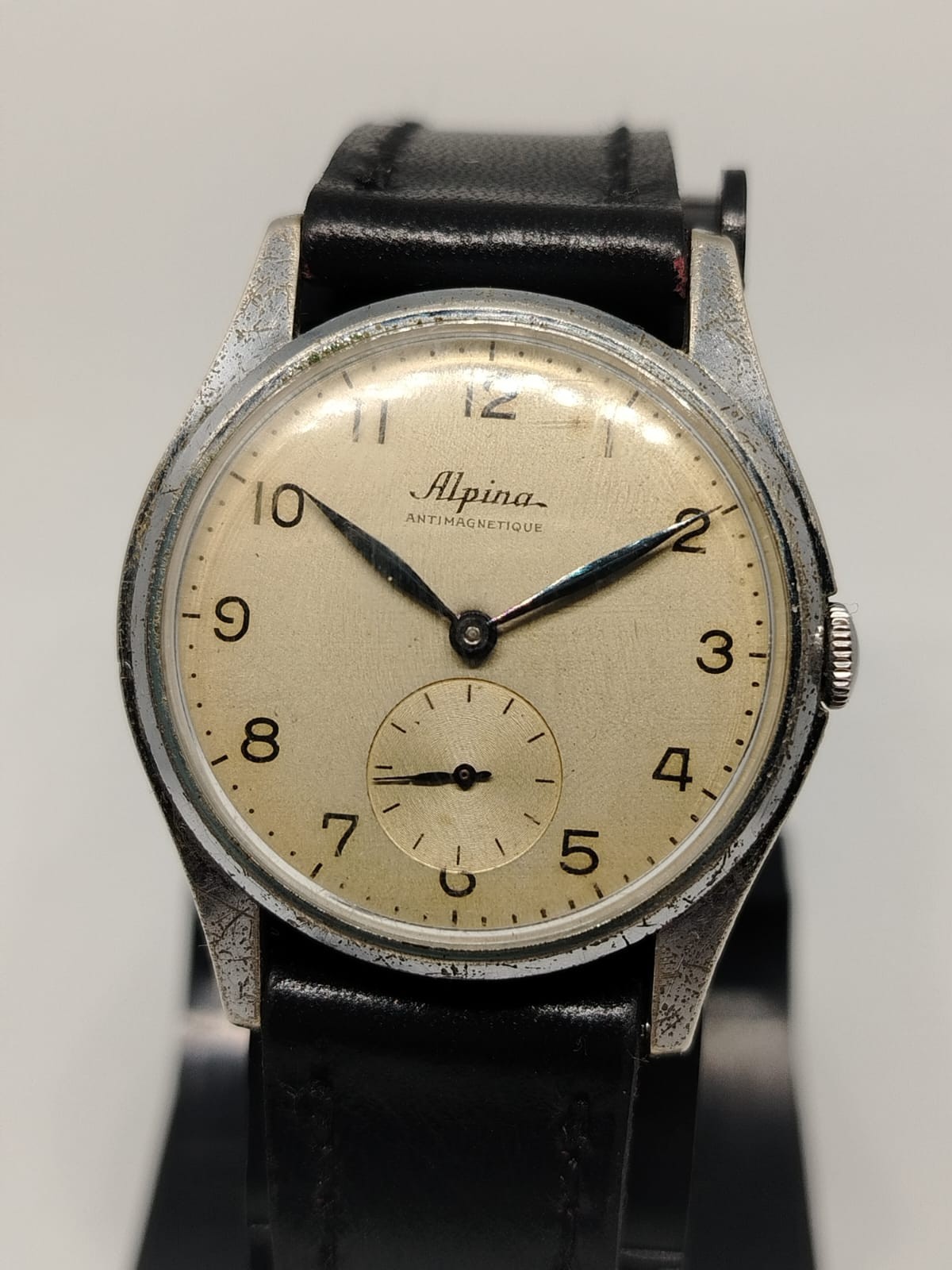 Vintage Alpina Antimagnetique Men’s Manual Wind Watch – Cal. 592 – Small Seconds
