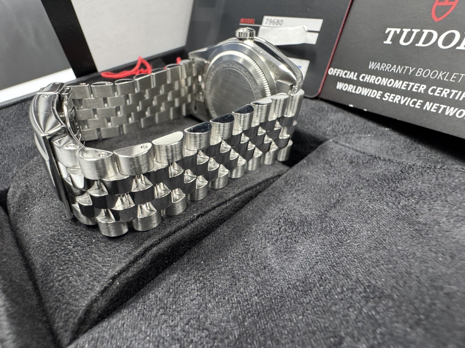 Tudor Black Bay Black dial 41mm Mens watch M79680-0001 BOX AND PAPER