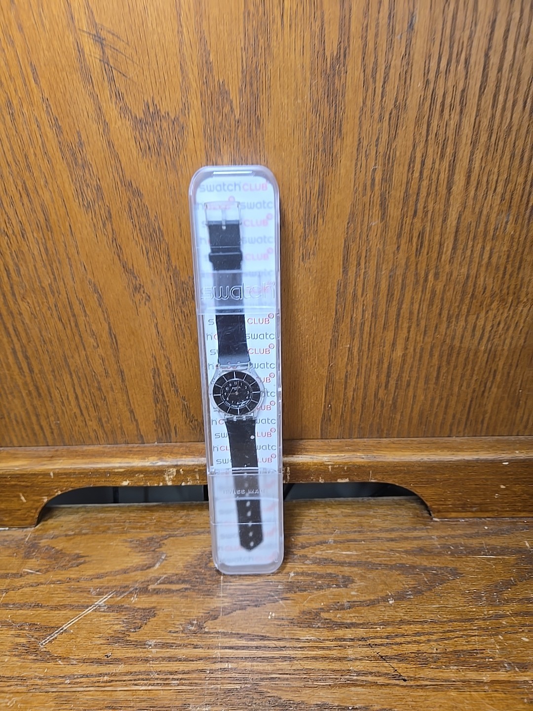 SWATCH SKIN BLACK CLASSINESS ULTRA THIN SILICONE WATCH BLACK DIAL Needs Battery