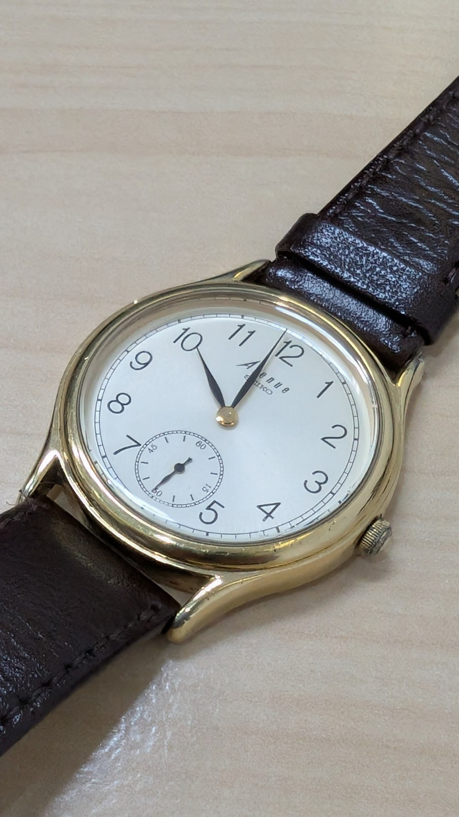 Seiko Avenue Small Seconds – Vintage Dress Watch | Quartz | Gold Tone Case
