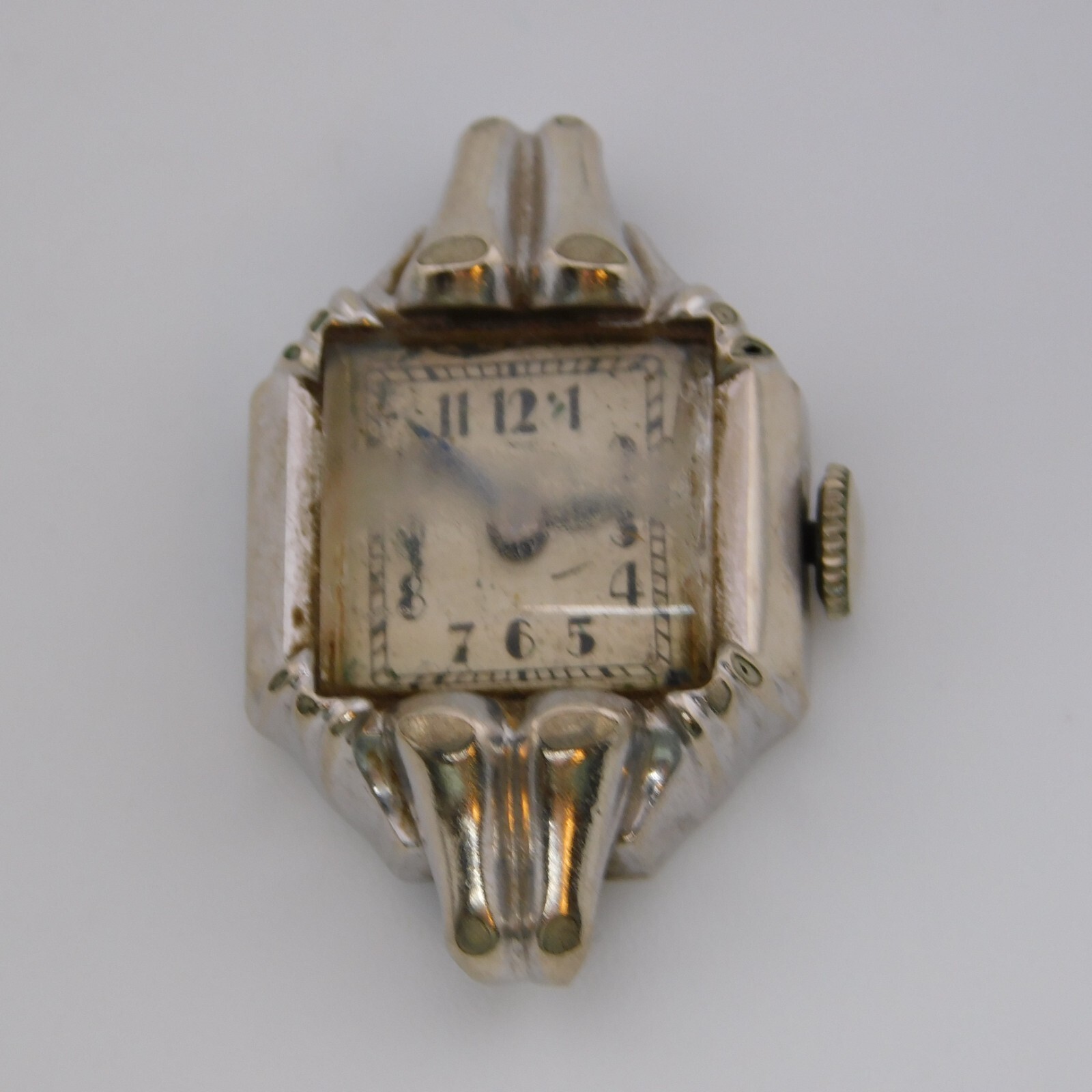 Vintage Bulova Wind-up Analog Women’s Watch Doesn’t Keeps Time
