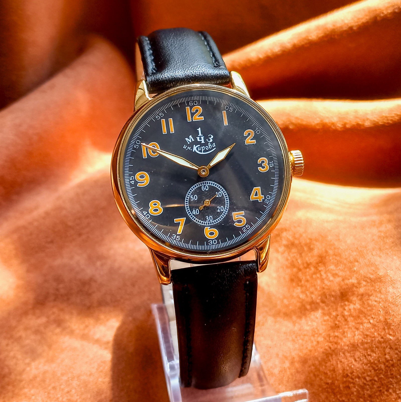 Pobeda Soviet Watch 1MChZ Vintage Men’s Wristwatch Black Dial Serviced