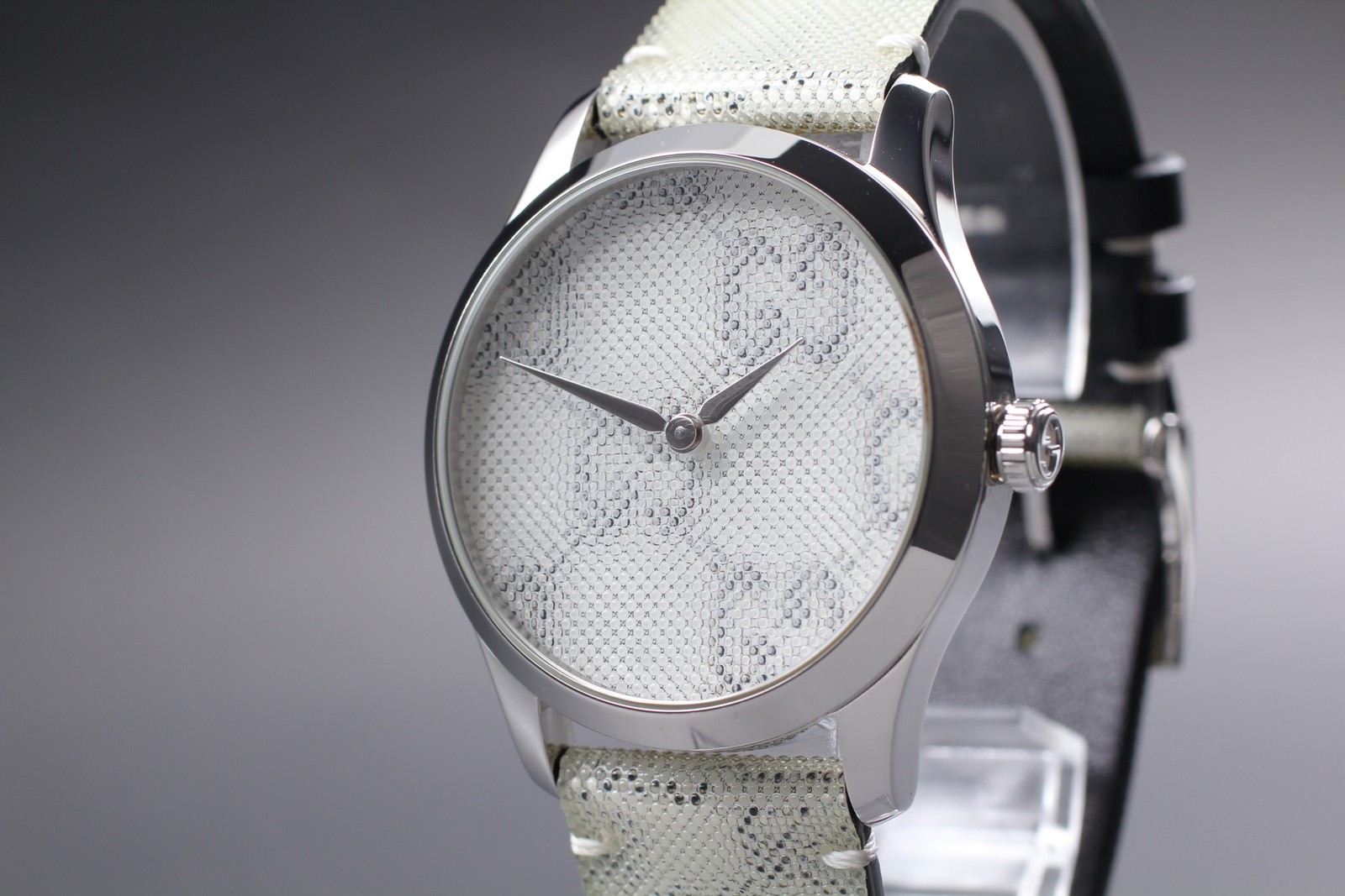 [Near MINT] Gucci G-Timeless 126.4 GG Motif Hologram Dial Quartz Men`s Watch