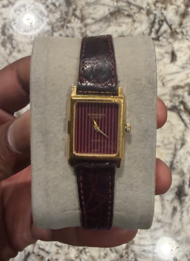 Raymond Weil 5722 Tank Geneve Swiss Made Quartz Gold Plated Burgundy Tuxedo Dial