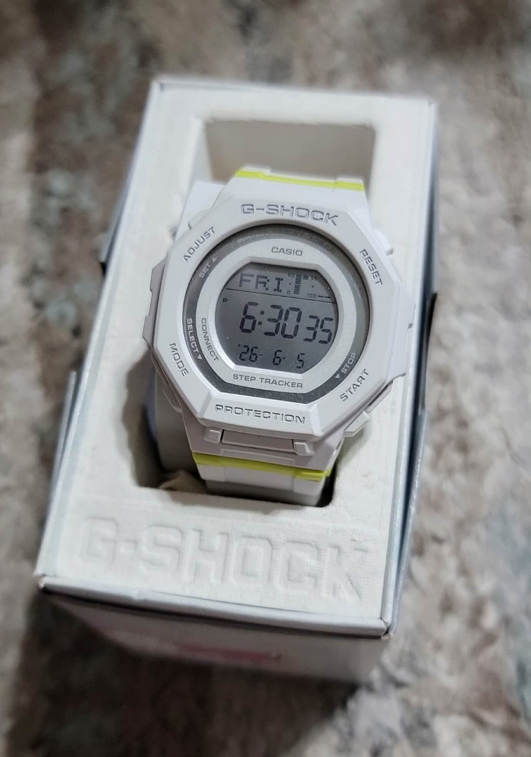 Casio G-SHOCK Digital Quartz 200m White/Yellow Resin 51mm
