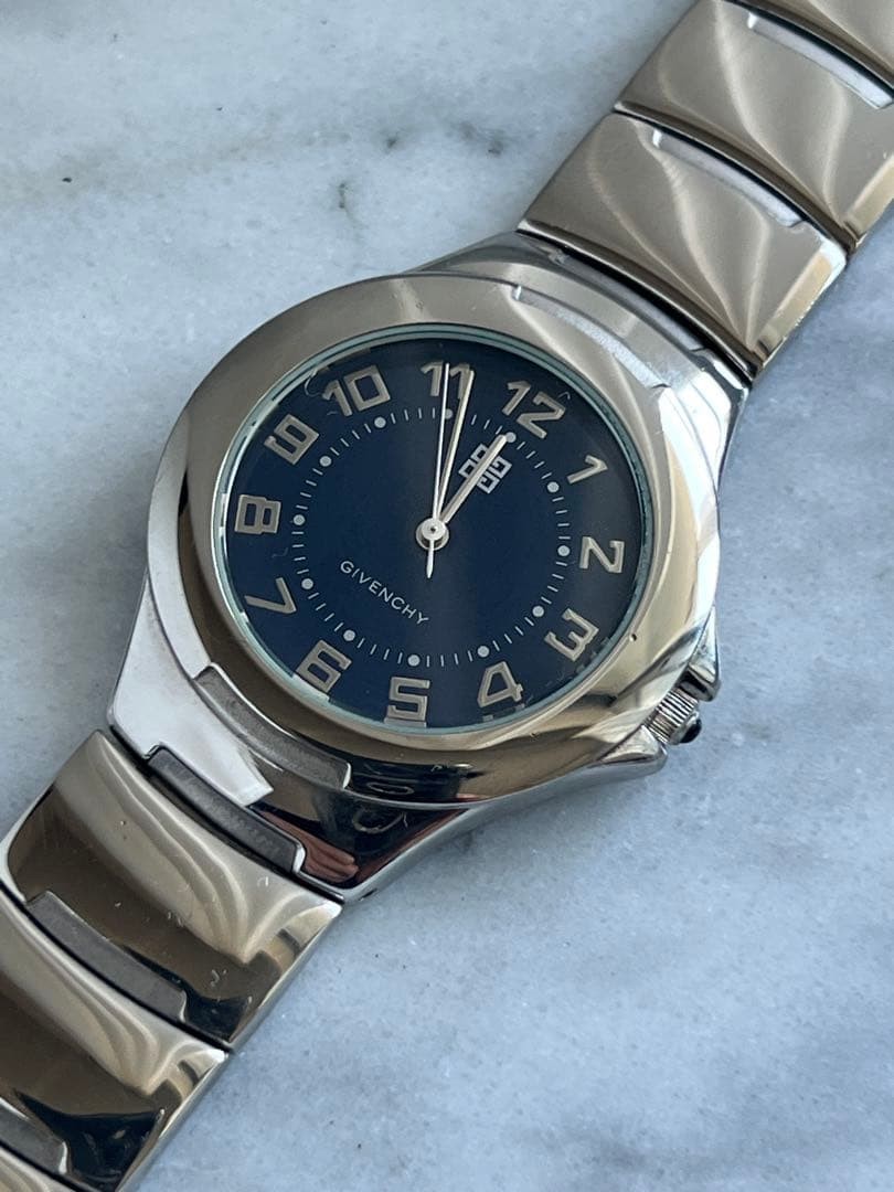 GIVENCHY AH16XVIII QZ Wristwatch Timepiece Vintage Mint