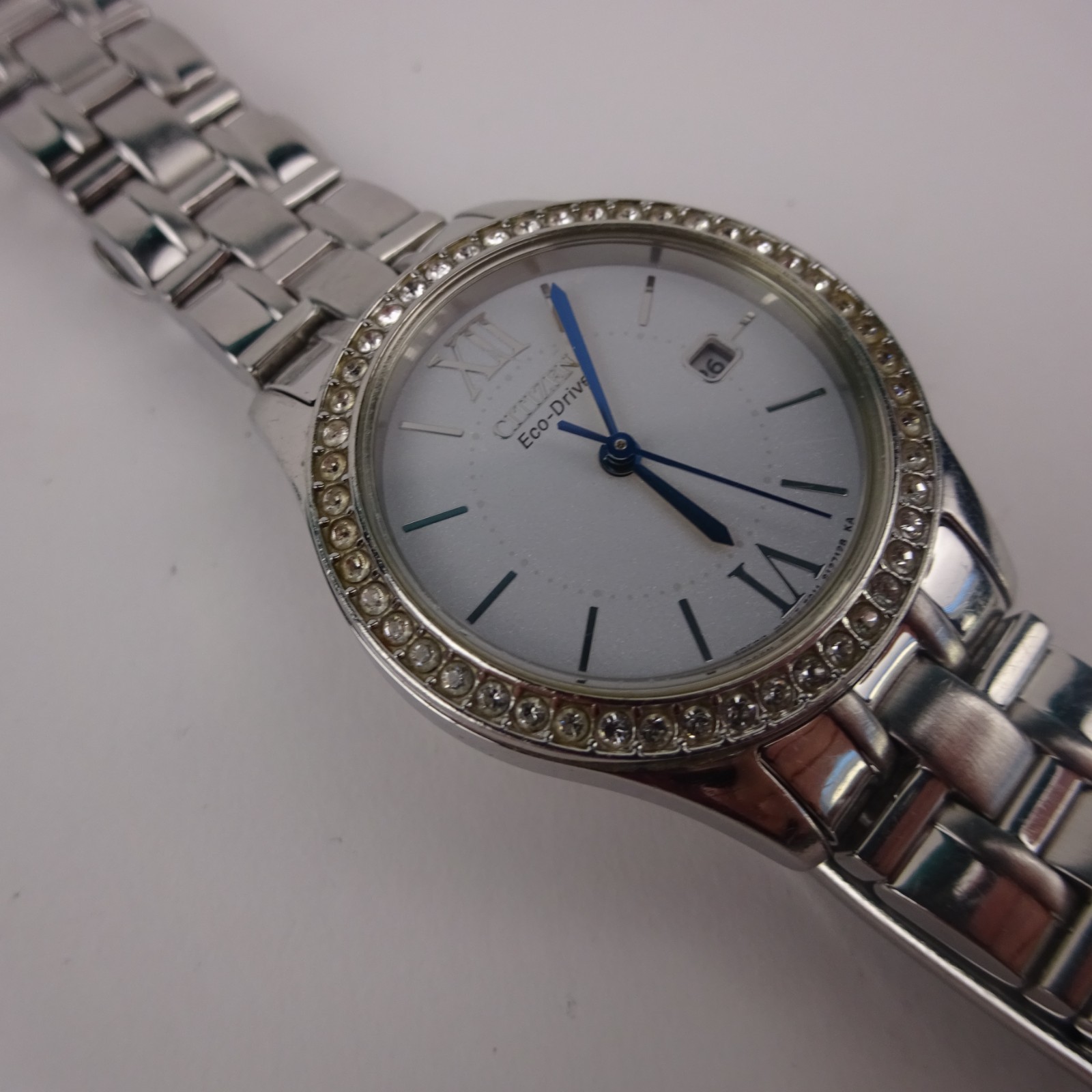 Citizen Eco Drive s076544 Watch Stainless Steel Gem Set Bezel Woman’s Date