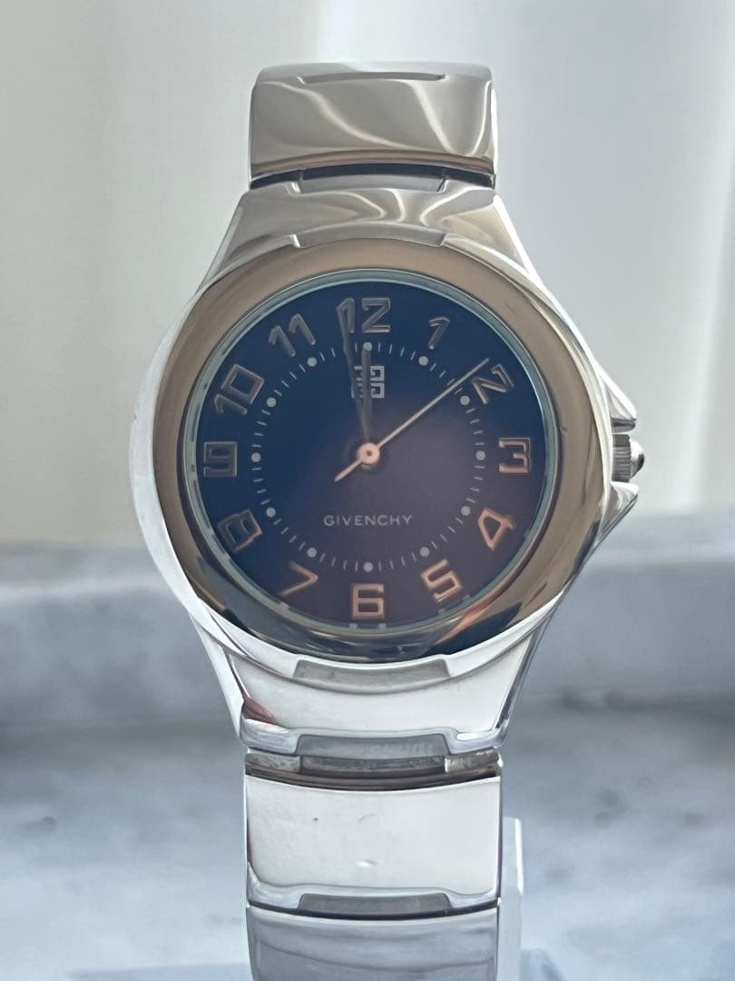 GIVENCHY AH16XVIII QZ Wristwatch Timepiece Vintage Mint