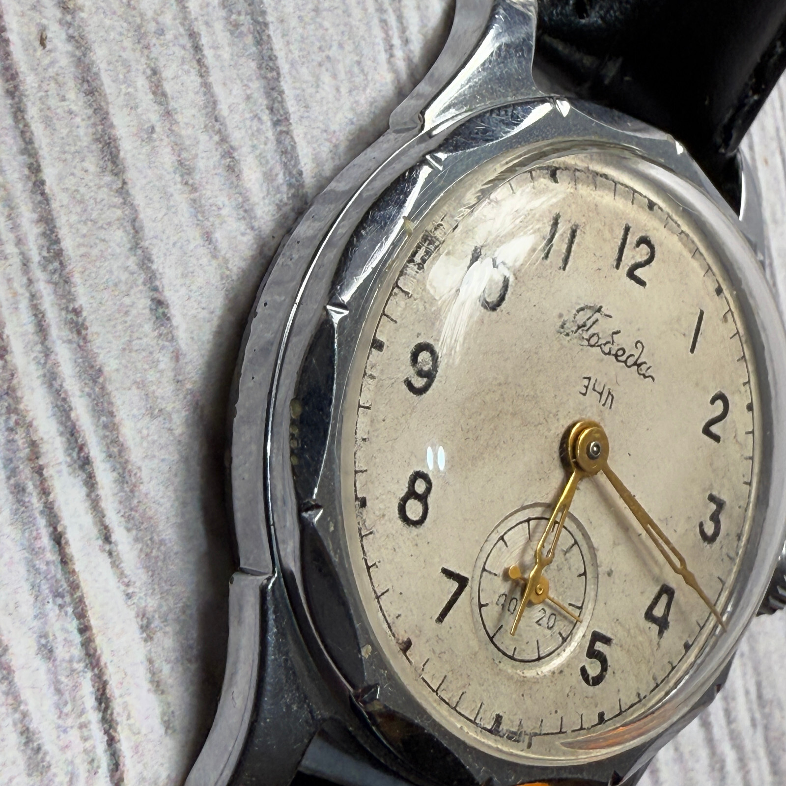 Vintage Pobeda Soviet Mens Mechanical Wrist watch USSR