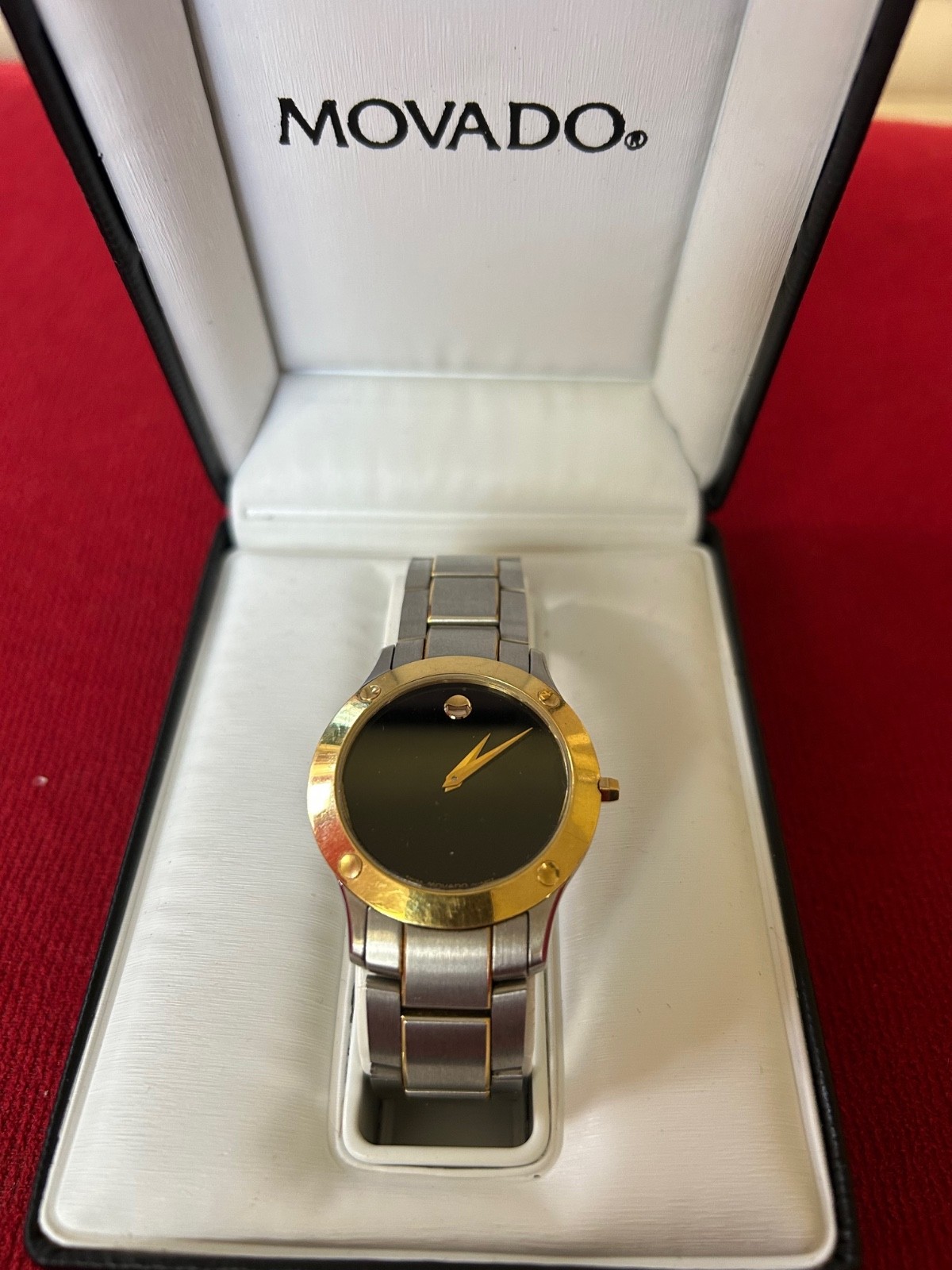Movado Museum 85-G1-885 / Black Dial / Quartz Movement New Battery