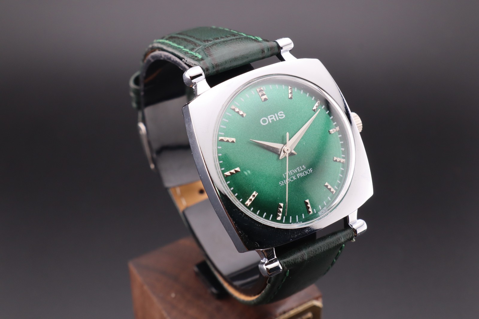 Vintage ORIS Swiss Hand-Wind Classic Mechanical Collectible Men’s Wrist Watch