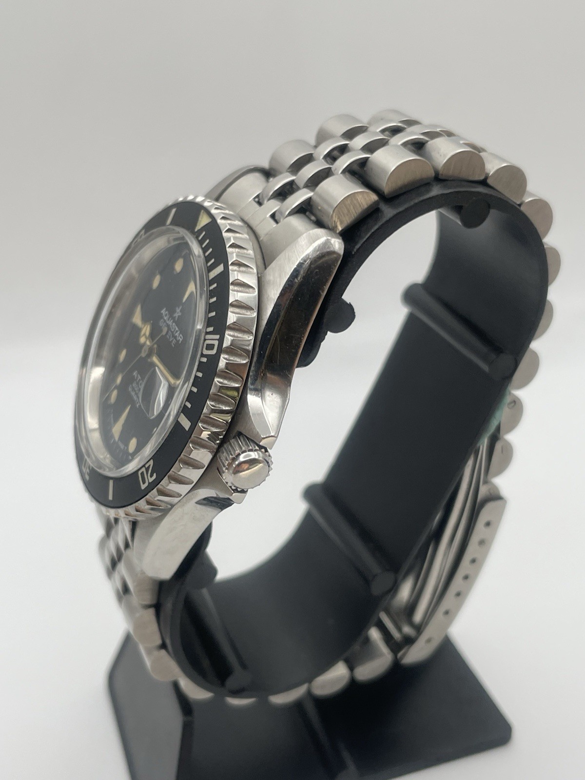 Vintage Aquastar Atoll 200 M Diving Quartz Watch