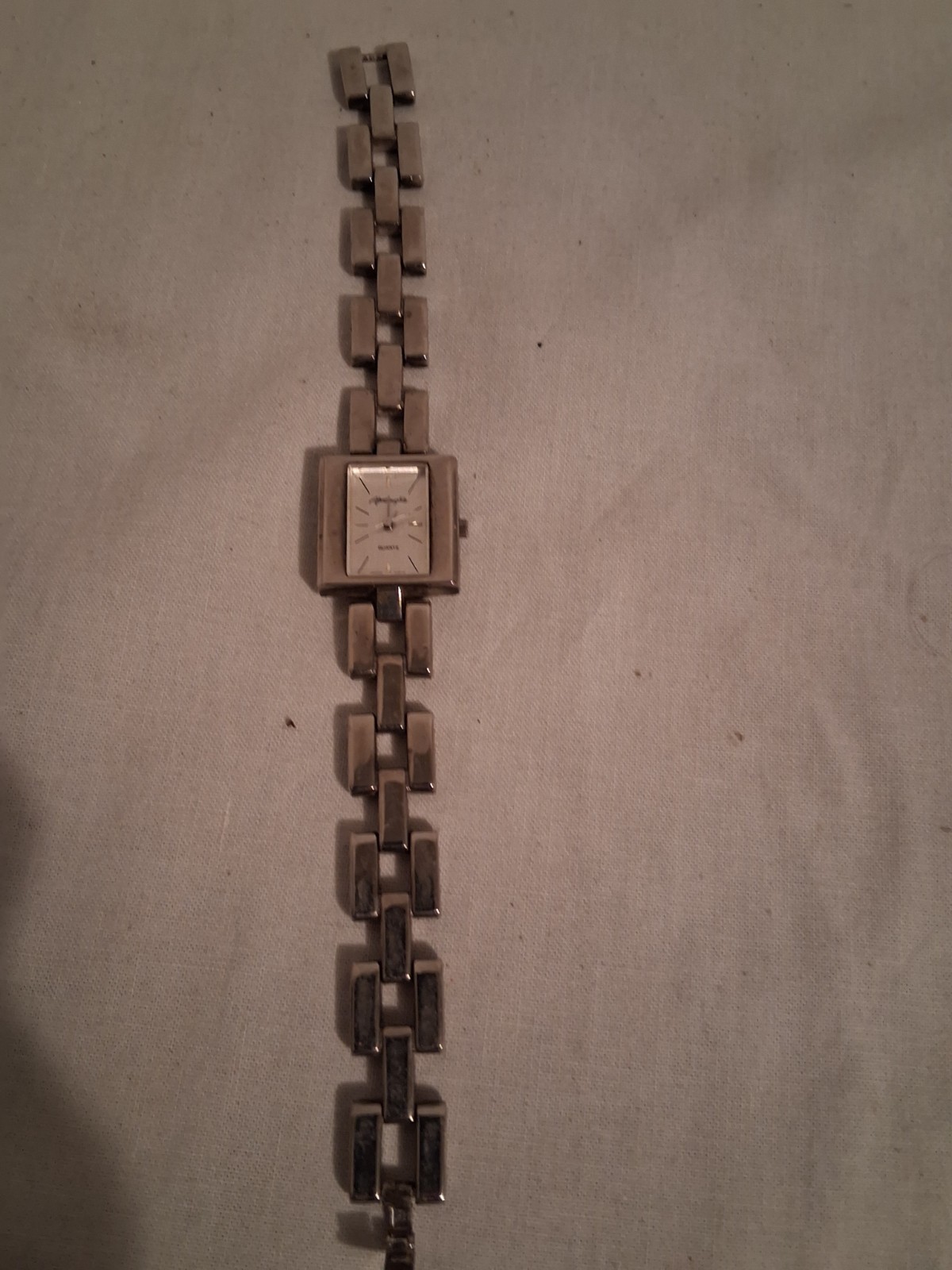 Aeropostale Women’s Silver Tone Watch Needs Battery