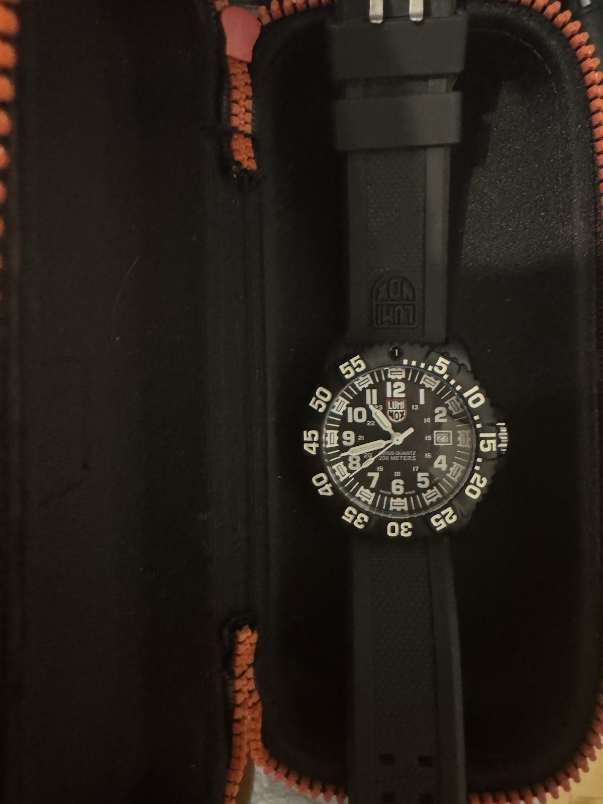 LUMINOX 3050/3950 Navy SEAL 200M Swiss
