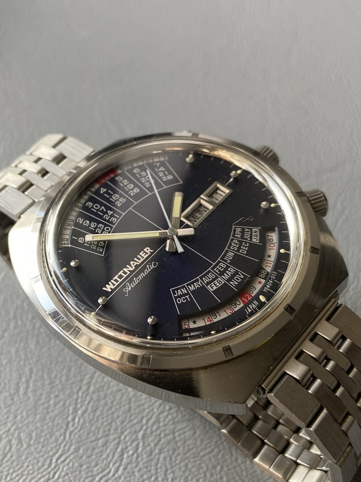 Wittnauer 2000 Automatic Time Machine Day Date Perpetual Navy Blue 1970s
