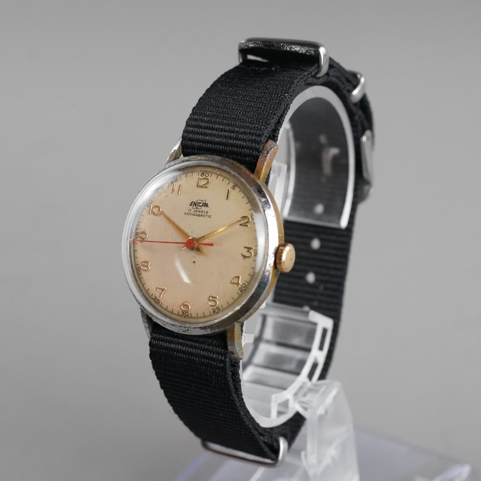 ENICAR Vintage 30006 Mechanical Wristwatch Men’s Watch Silver 31mm New NatoBand