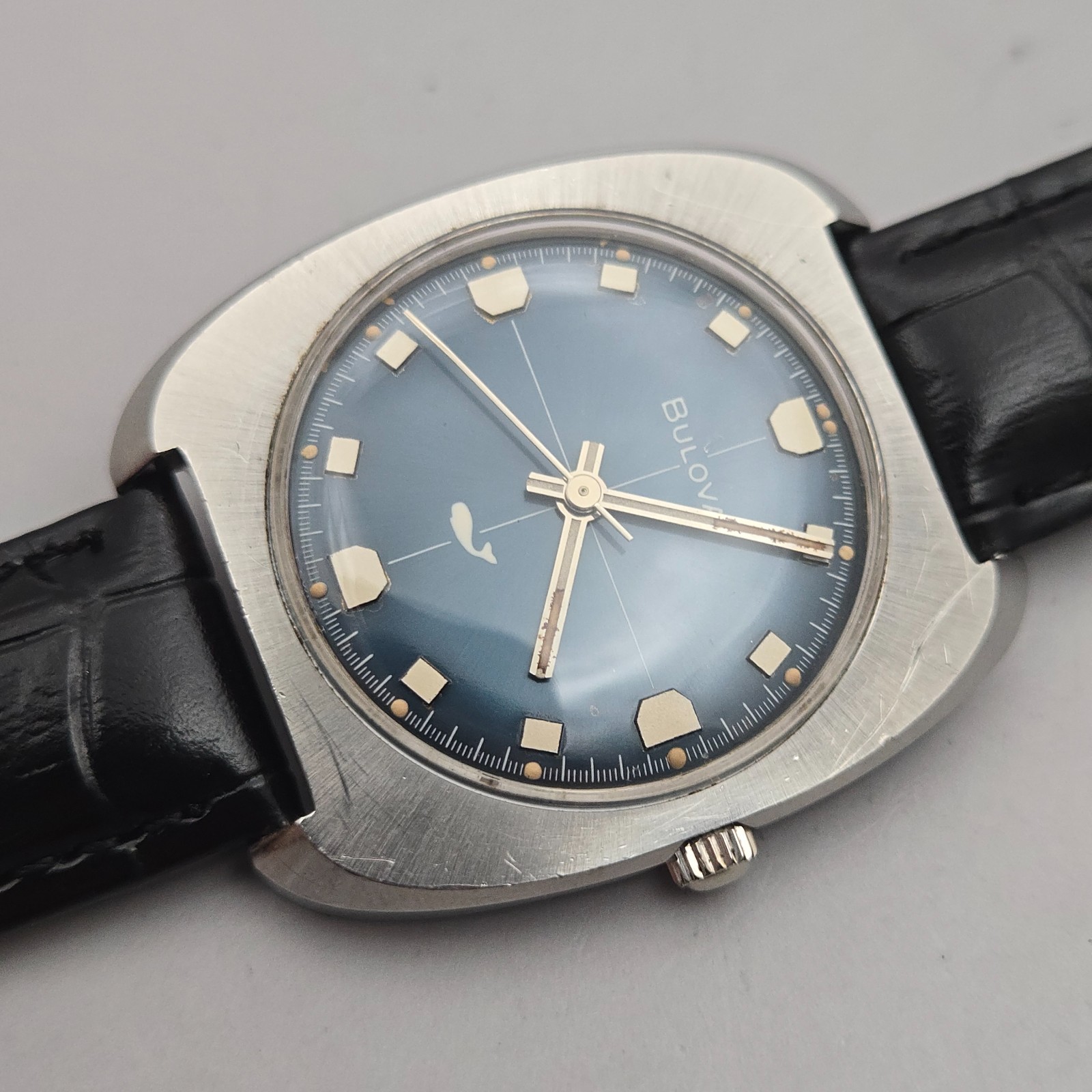 Vintage BULOVA Seaking men’s manual wind watch Blue Crosshair dial 1970