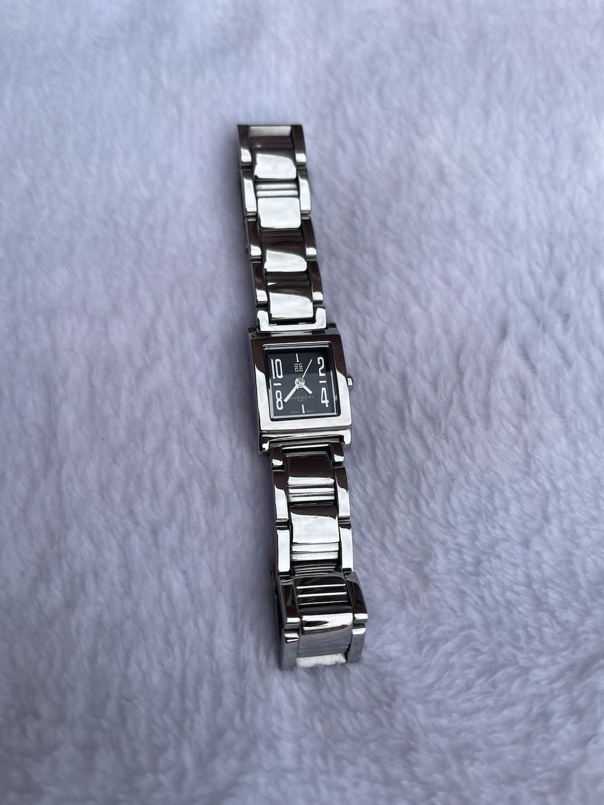 Rare Givenchy Bellport Swiss-made Stainless Steel Watch. Ladies Quartz Watch.