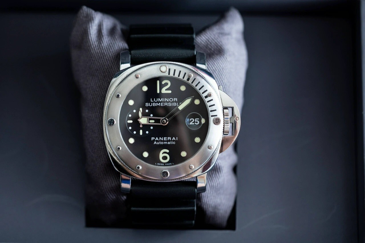 2023 Serviced Panerai Luminor Submersible 44mm PAM00024/PAM24
