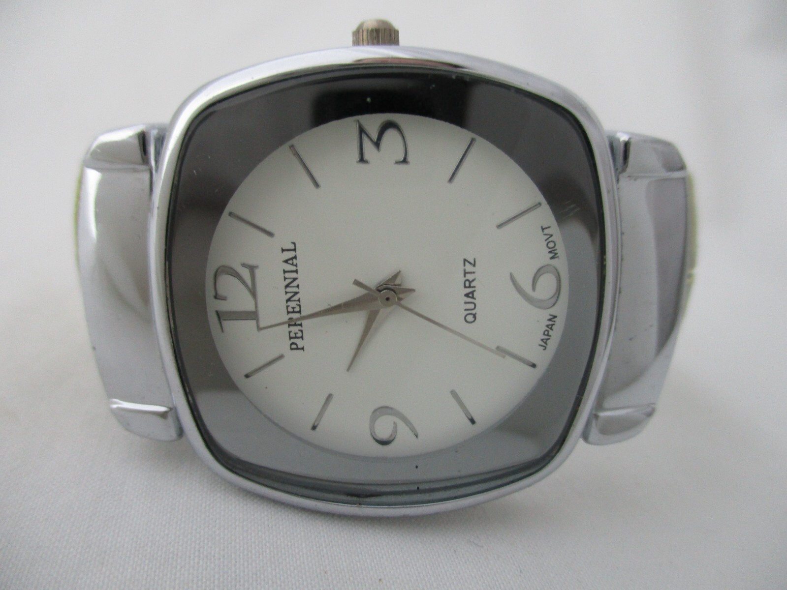 Perennial Women’s Green Cuff Band Analog Watch