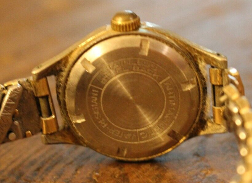 Vintage Calvert Incabloc 17 Jewel Ladies Manual Wind Wrist Watch