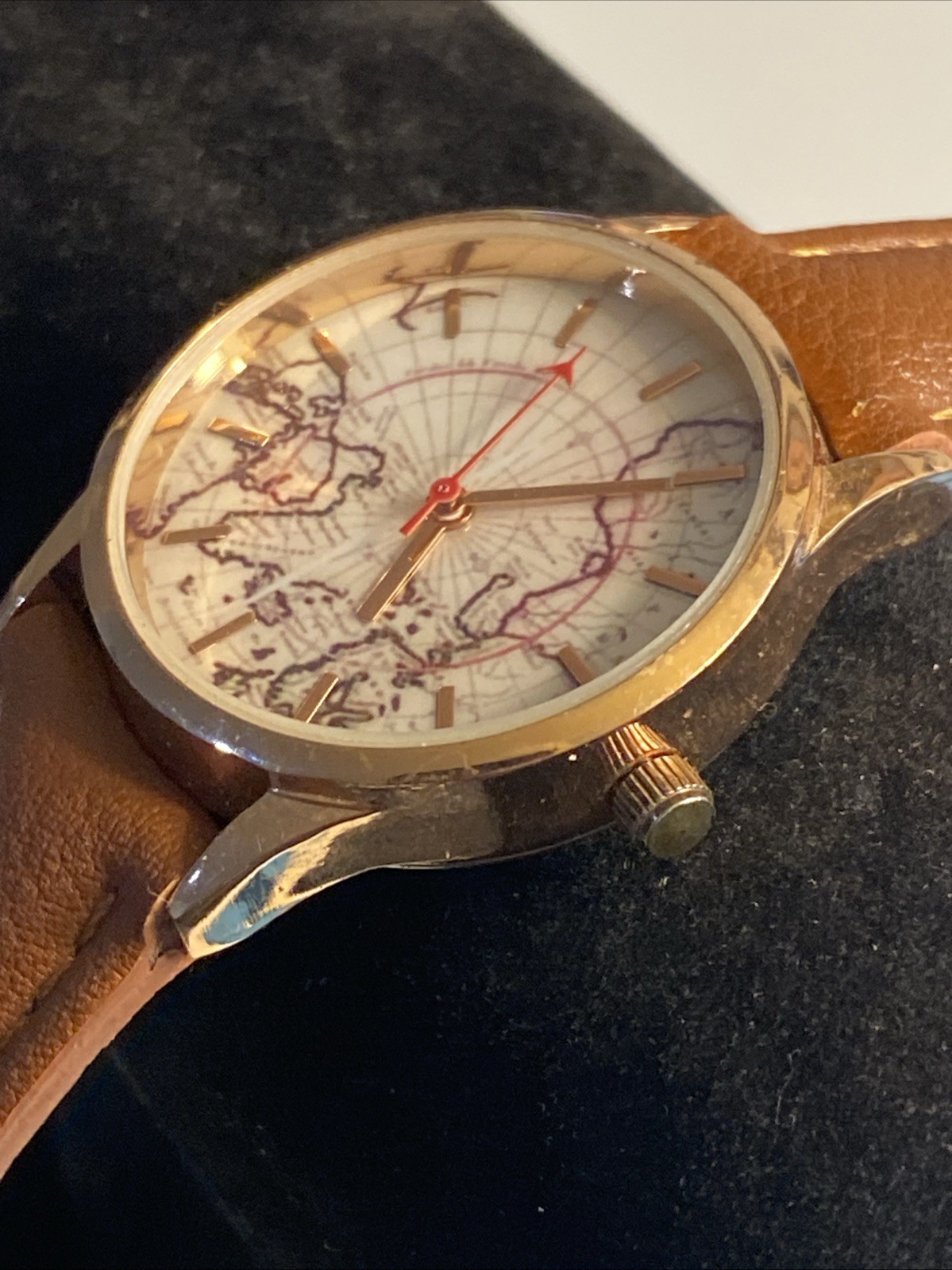 Womans World Map Dial Gold Tone Case Brown Faux Leather Band Watch 7.5 Inch
