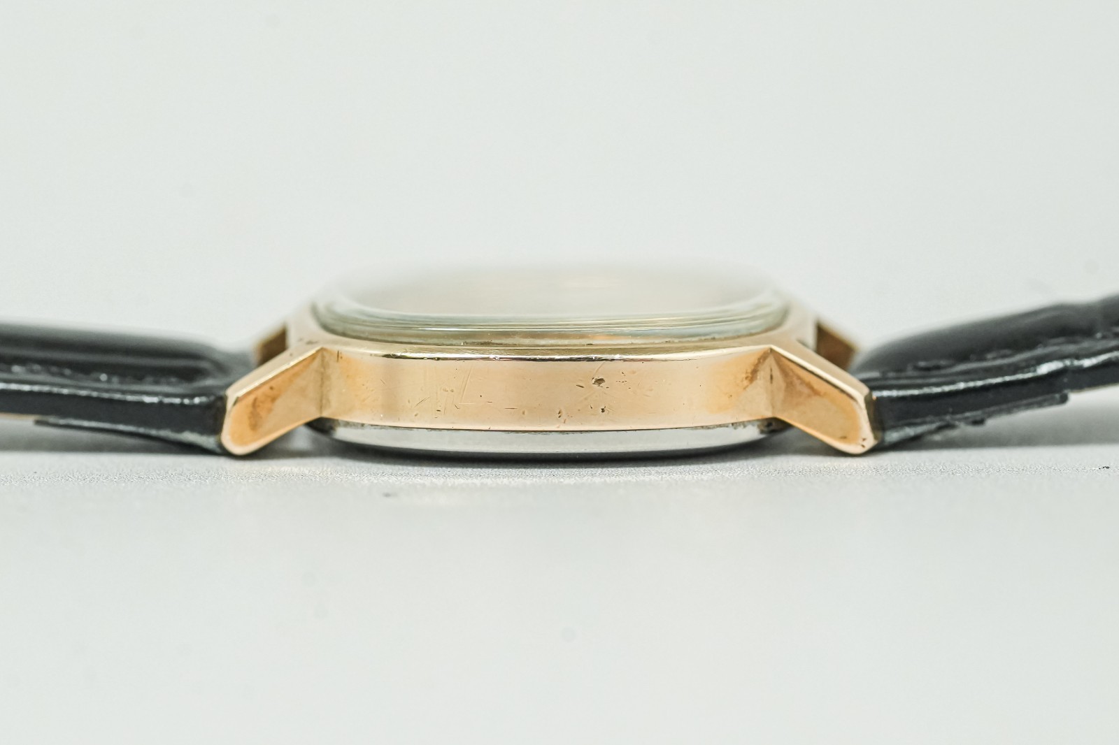Vintage 1975 *NEAR MINT*OMEGA Geneve Cal.625 Hand Winding Gold Roman 22mm Ladies