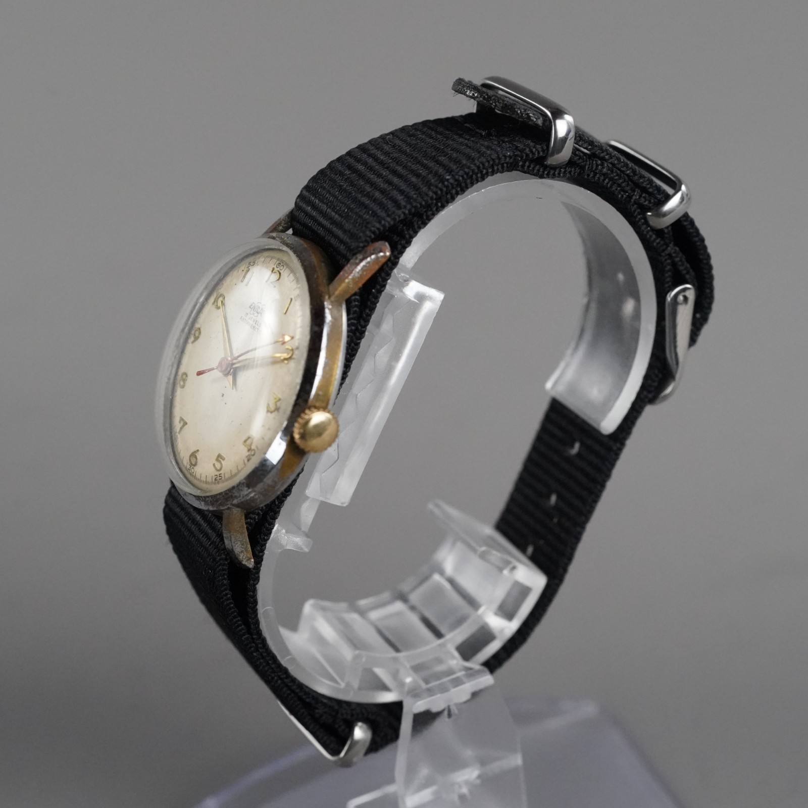 ENICAR Vintage 30006 Mechanical Wristwatch Men’s Watch Silver 31mm New NatoBand
