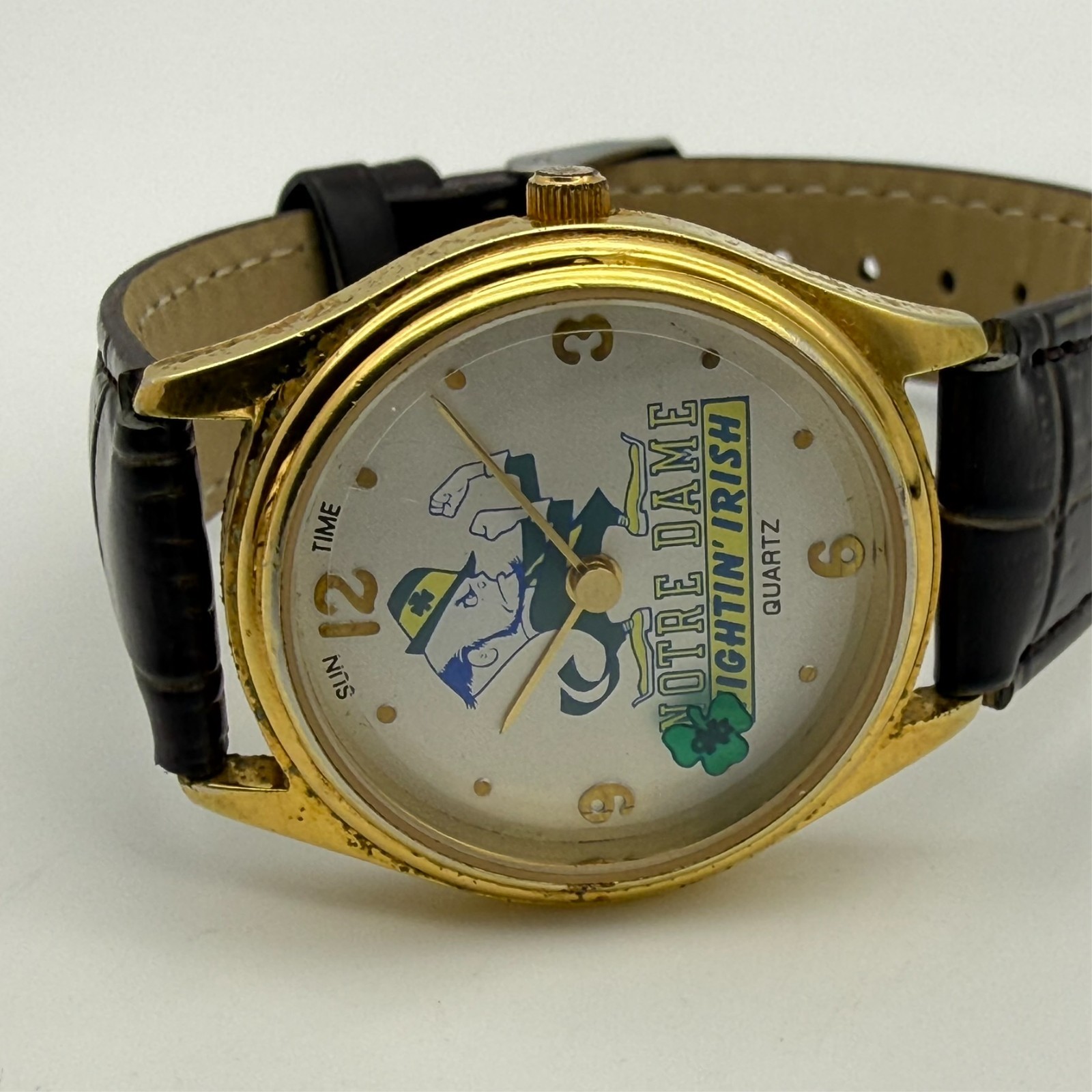 Vintage Unisex NOTRE DAME Fightin’ Irish Gold Tone Watch, Mystery Dial Clover