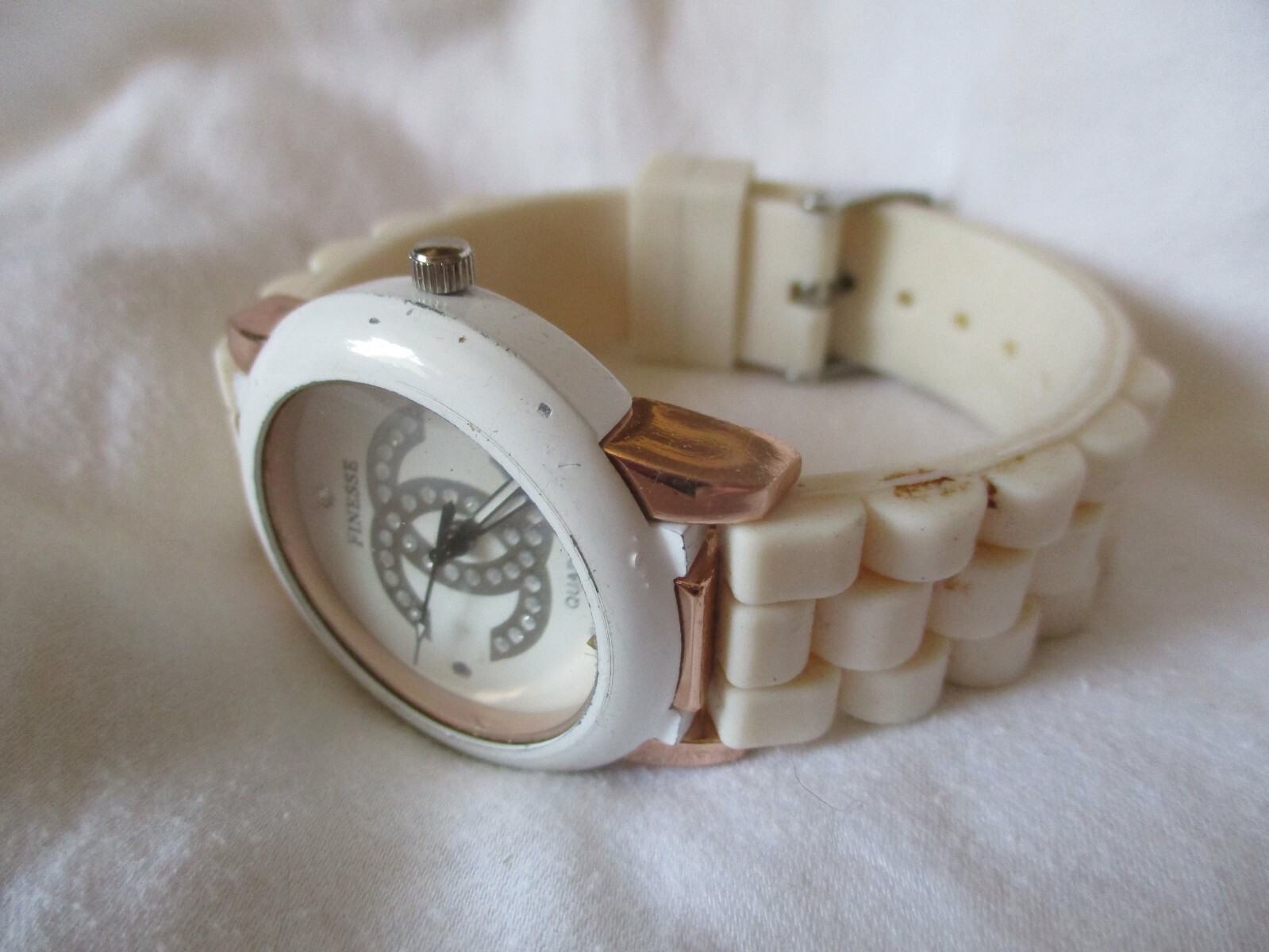 Charming Charlie Finesse Wristwatch White Buckle Band Rose Gold Toned