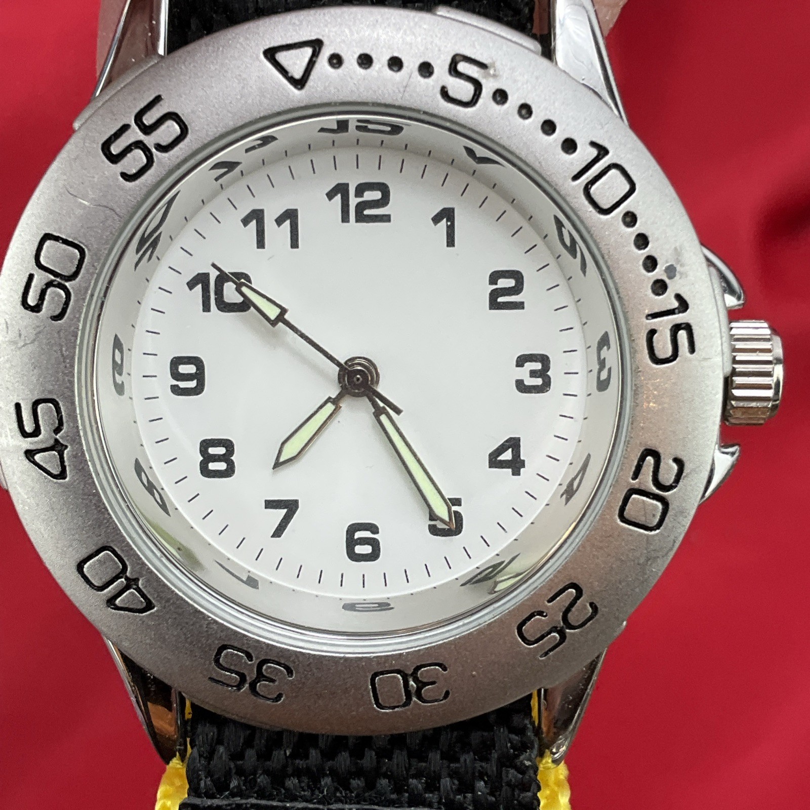 Black Yellow & Silver Toned Wristwatch Luminous Hands New Battery