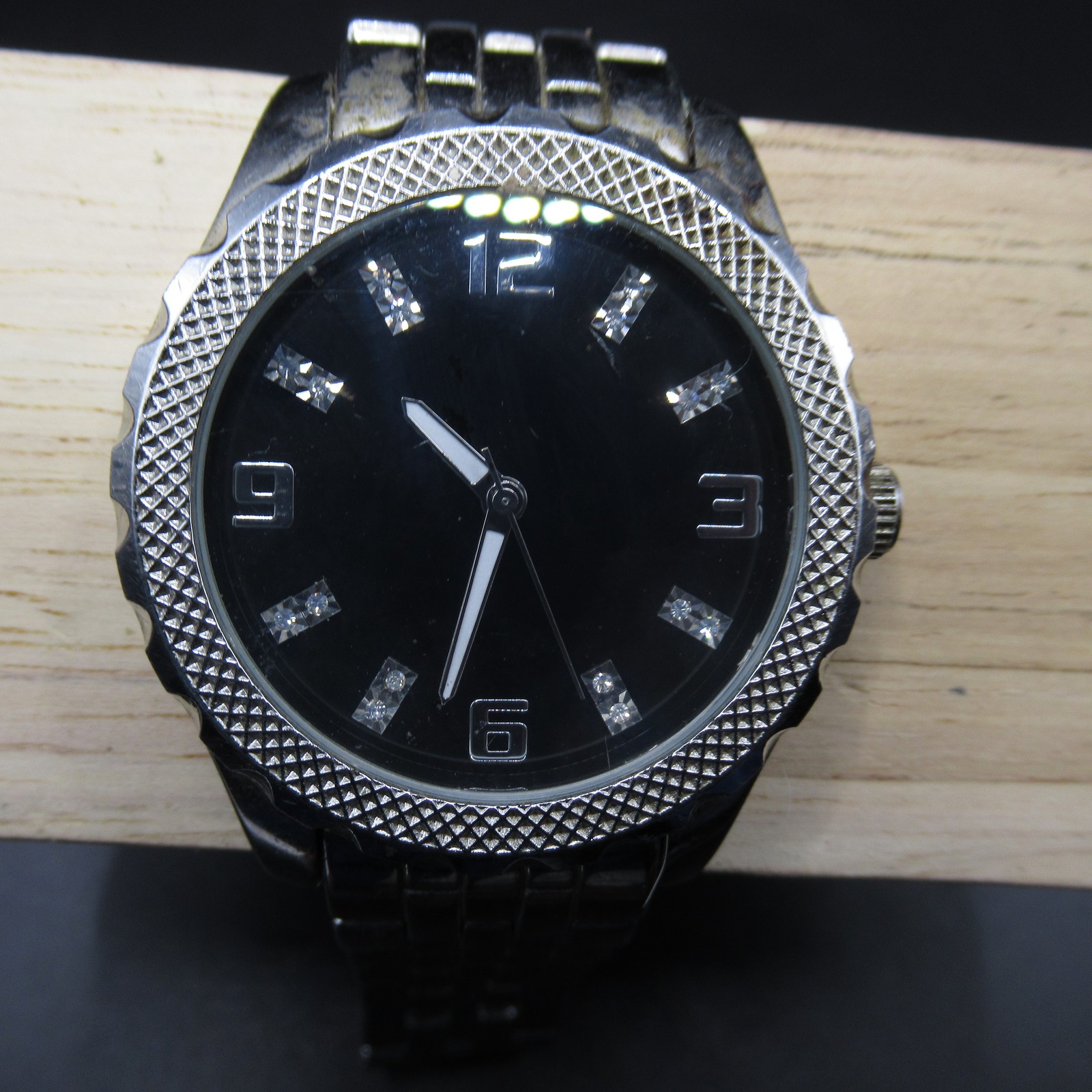 FMD Men’s Black Dial Silver-Tone Quartz Watch Diamond-Cut Bezel Link Bracelet