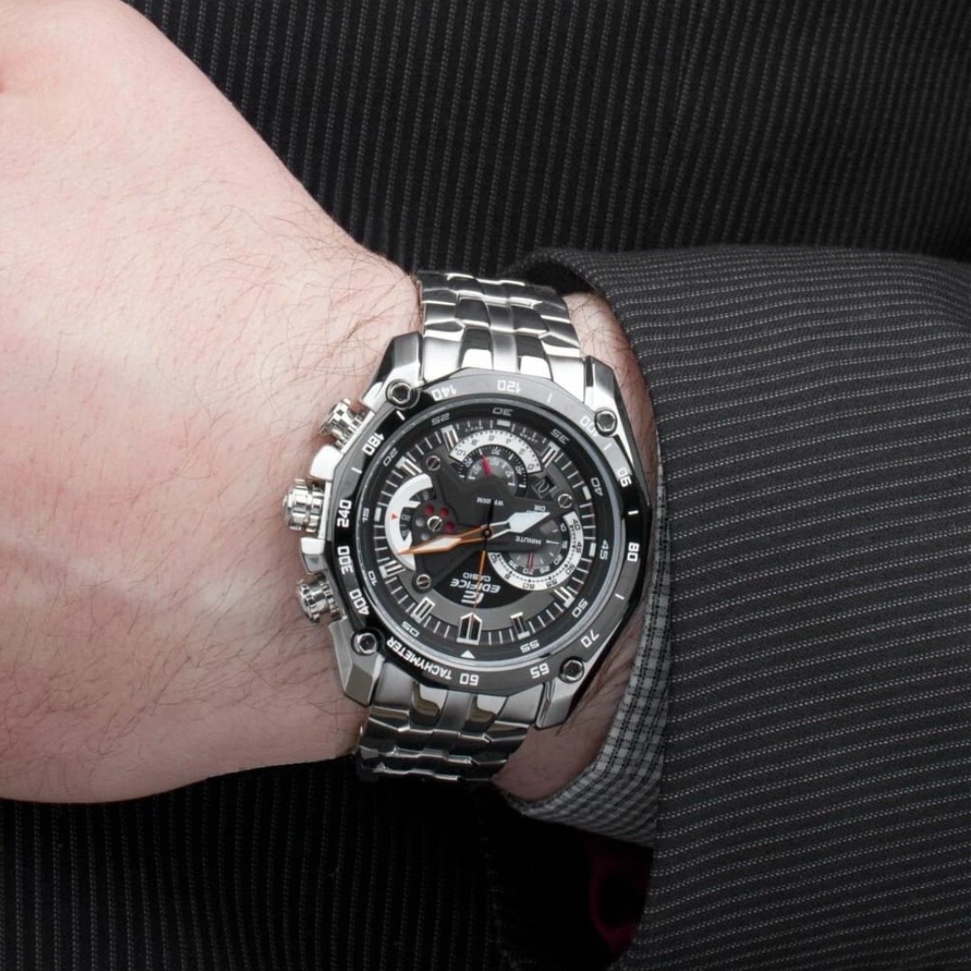 Casio Edifice Stylish watch turn heads & add touch of glamour EF-550D-1AV