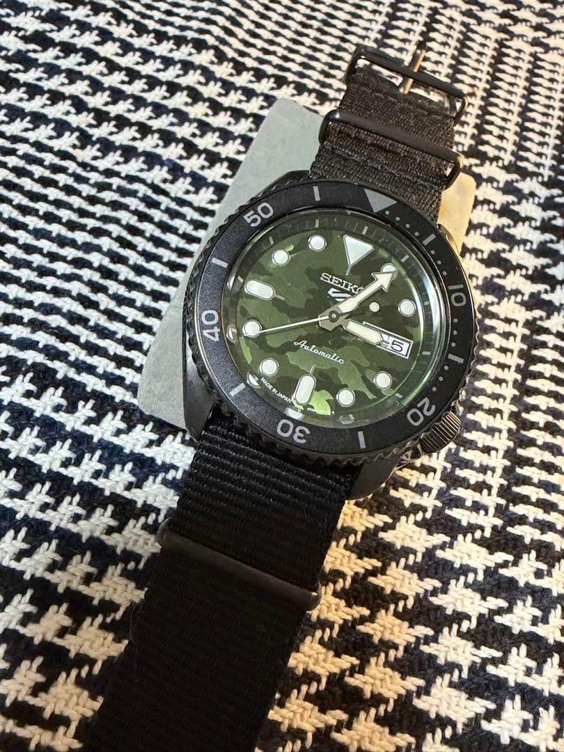 Authentic SEIKO5 sports SKX Street Style model SBSA173