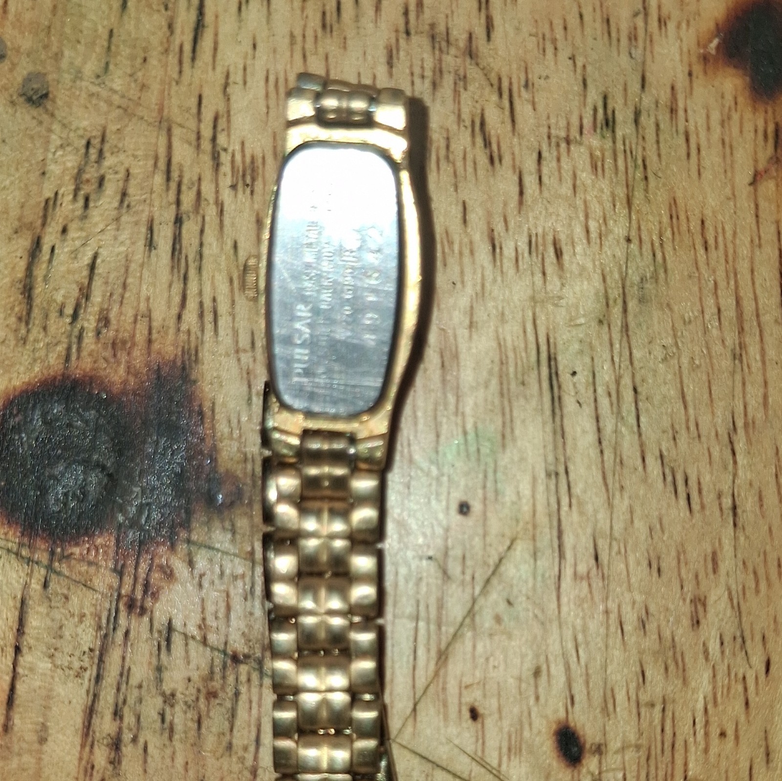vintage rare oval thin pulsar gold tone v220-6190 dainty watch