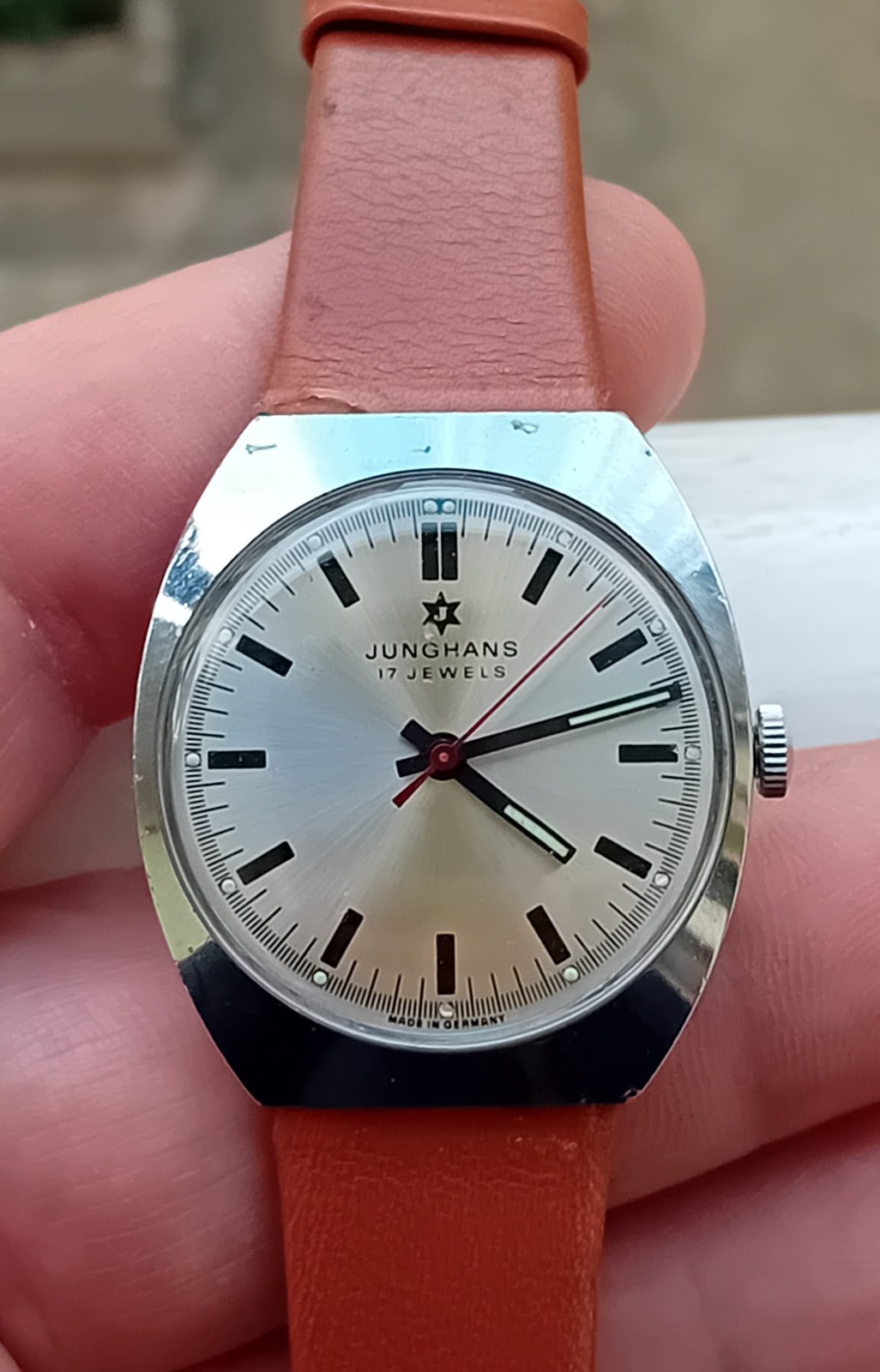 VINTAGE JUNGHANS MANUAL 17 JEWELS MEN’S 33MM