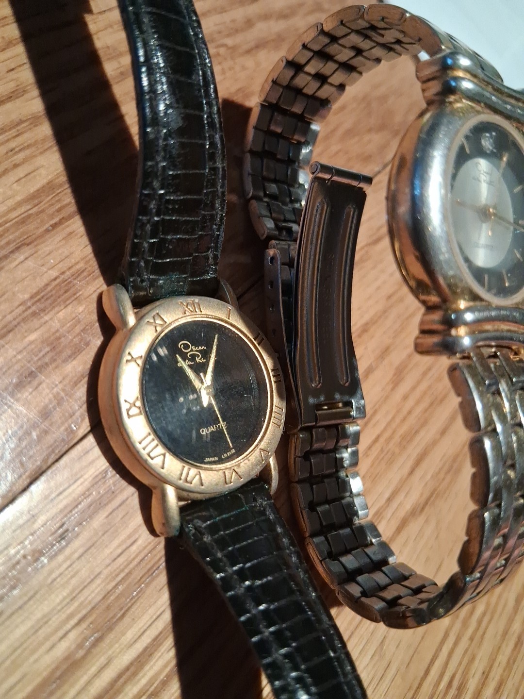 Vintage Oscar De La Renta 2 Designer Gold Toned Or Plated Unsure Ladies Watches