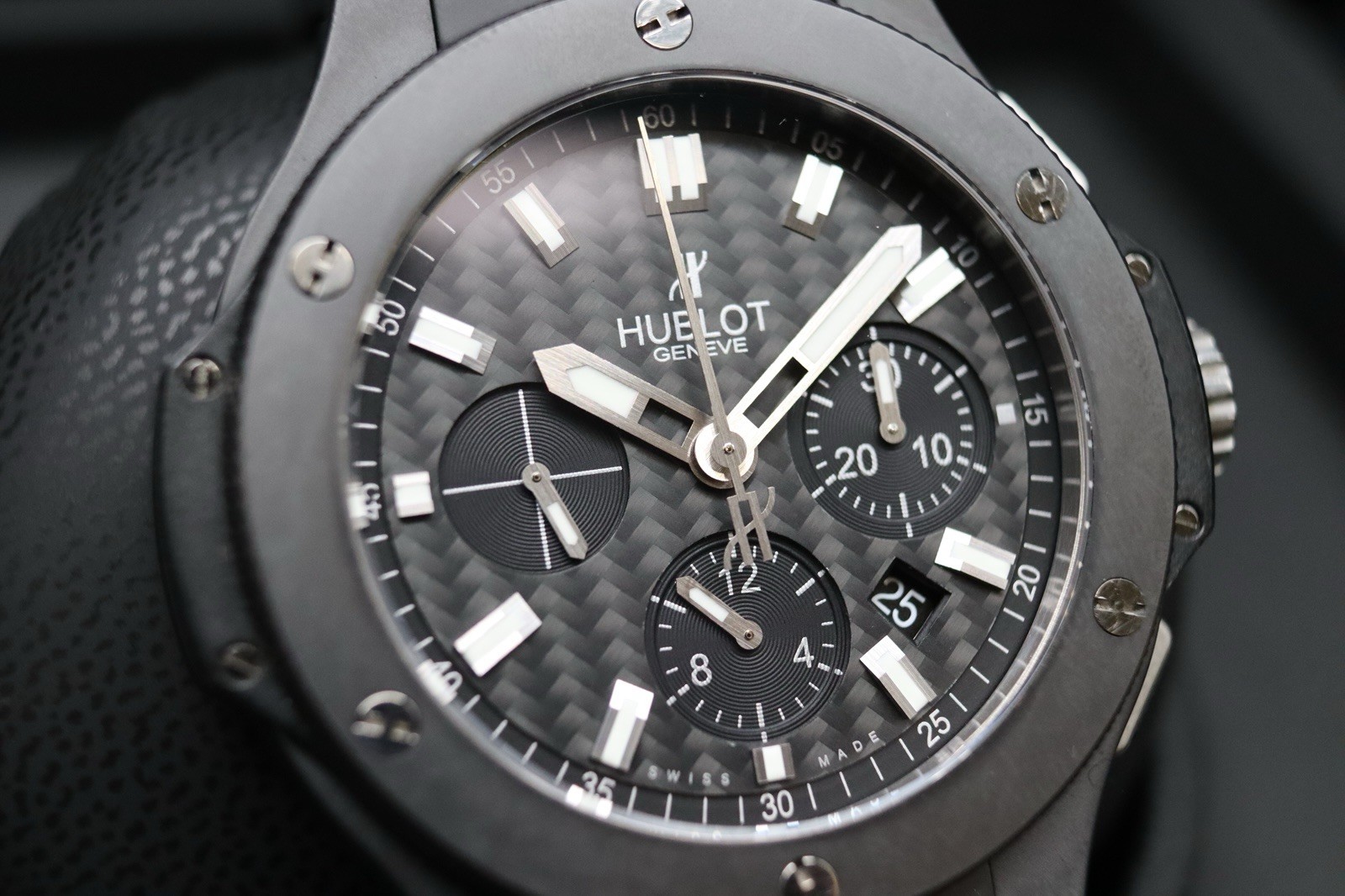 Hublot Big Bang Black Magic Black Carbon Fiber Dial Ceramic B&P 301.CI.1770.RX