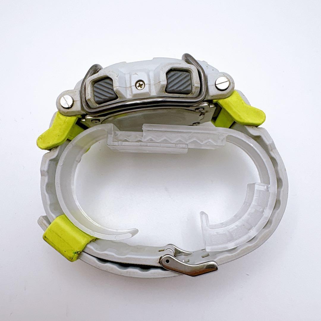 G-Shock Watch Neon Color vert Working