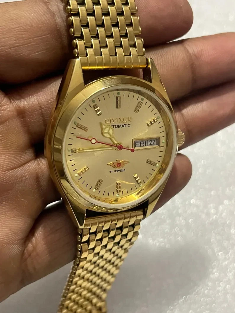 Refurbished, vintage Citizen automatic watch caliber 8200, gold plated, gold dia